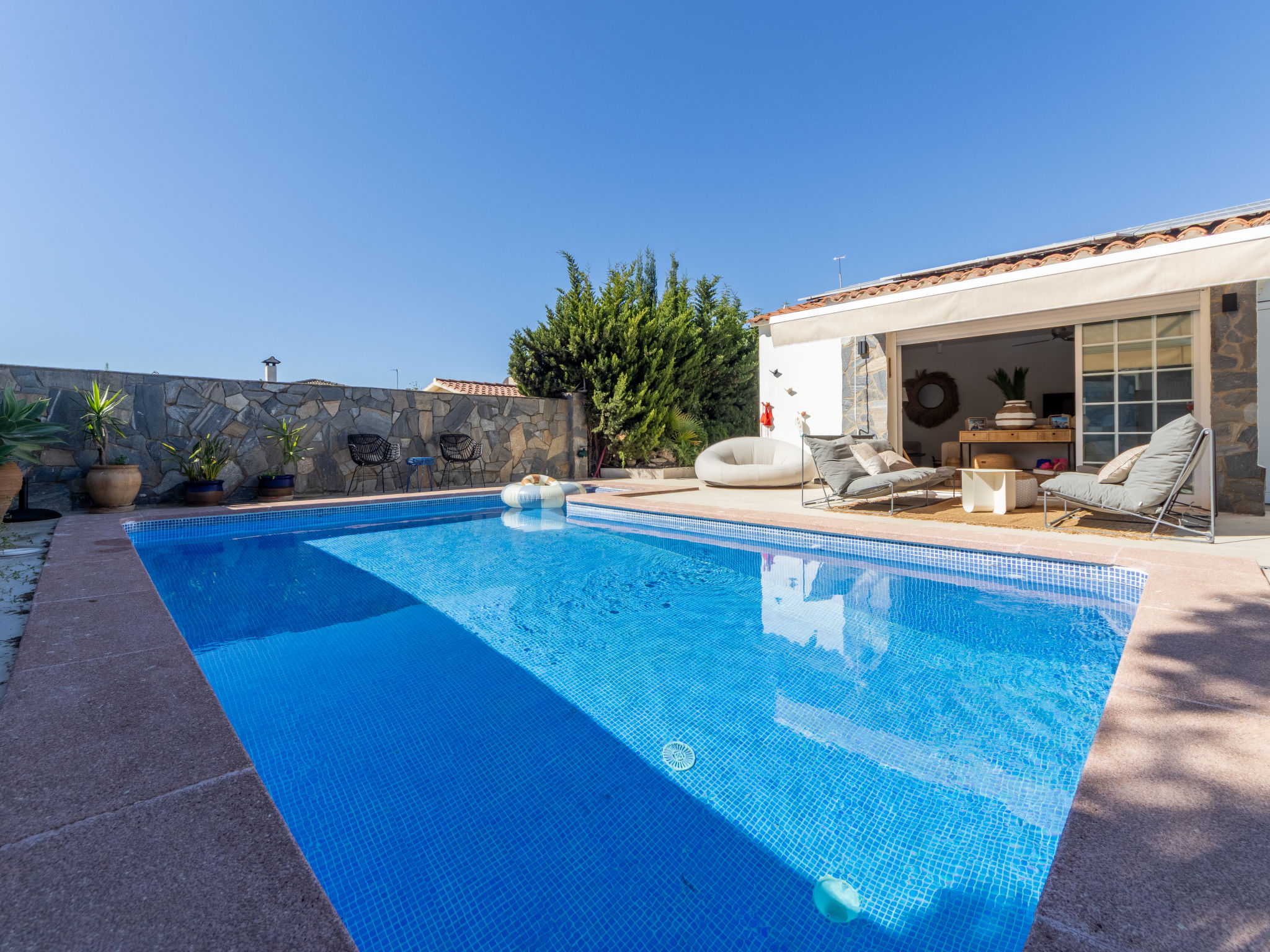 Villa Pinada Cambrils: Modern 3-Bedroom Mediterranean Villa with Private Pool Near Cambrils Beach