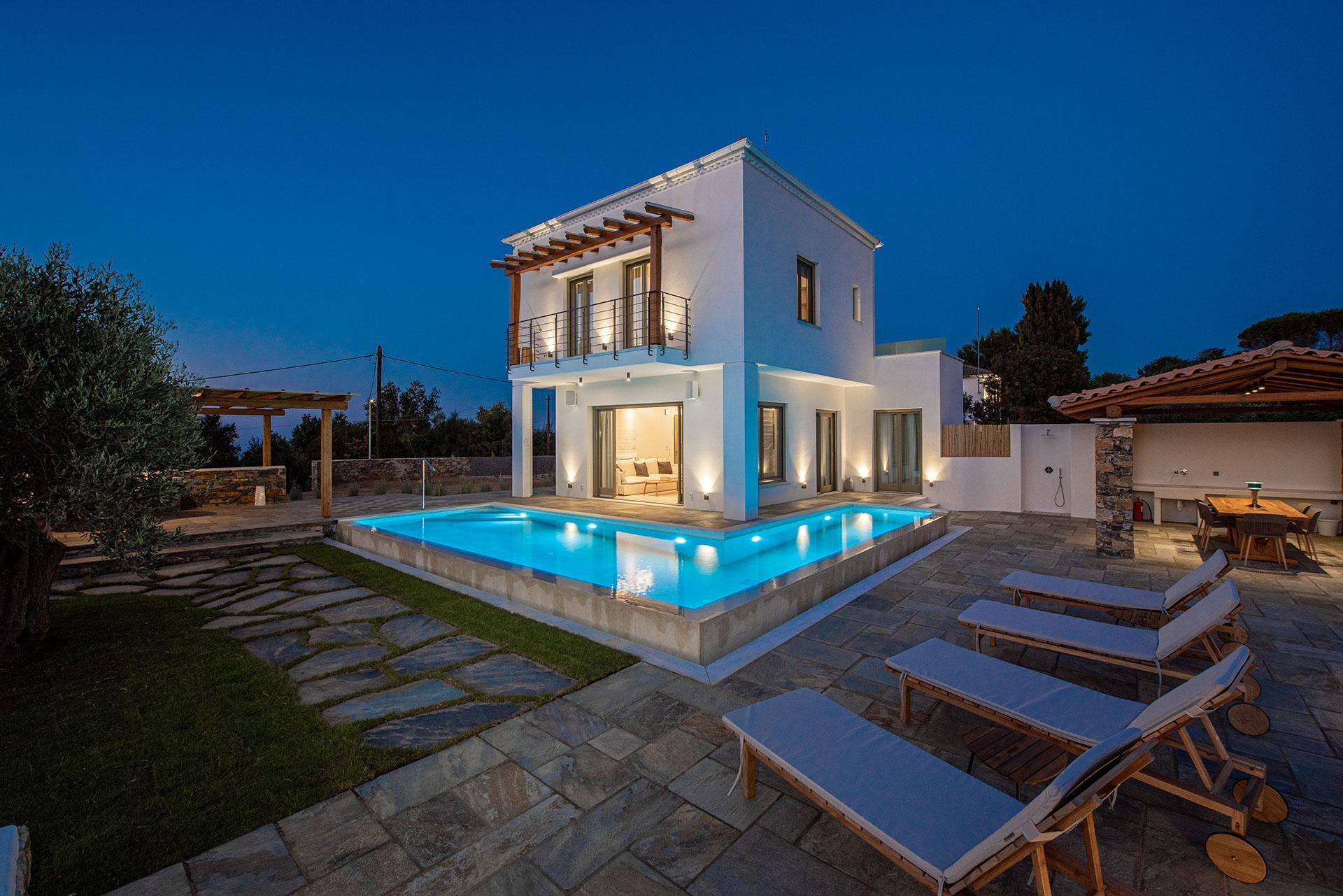 Villa Platanos Skopelos: Elegant 2-Bedroom Apartment with Infinity Pool and Sea Views, Skopelos