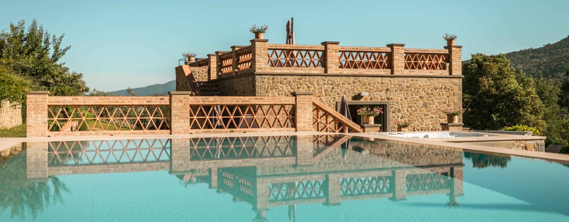 Villa Poggio Cortona Cortona: Luxury 3-Bedroom Villa with Pool and Hot Tub, Tuscany