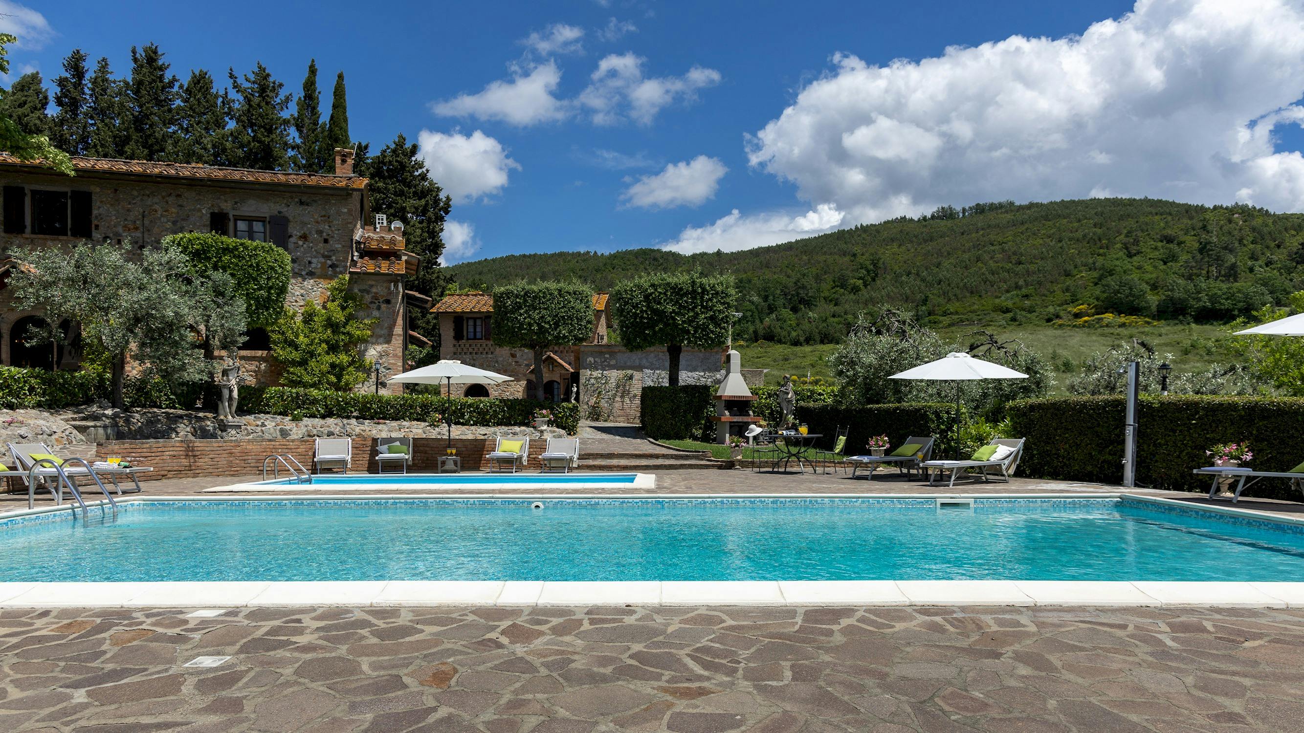 Villa Poggio Montaione: Luxury 6-Bedroom Villa with Pool in Scenic Tuscany