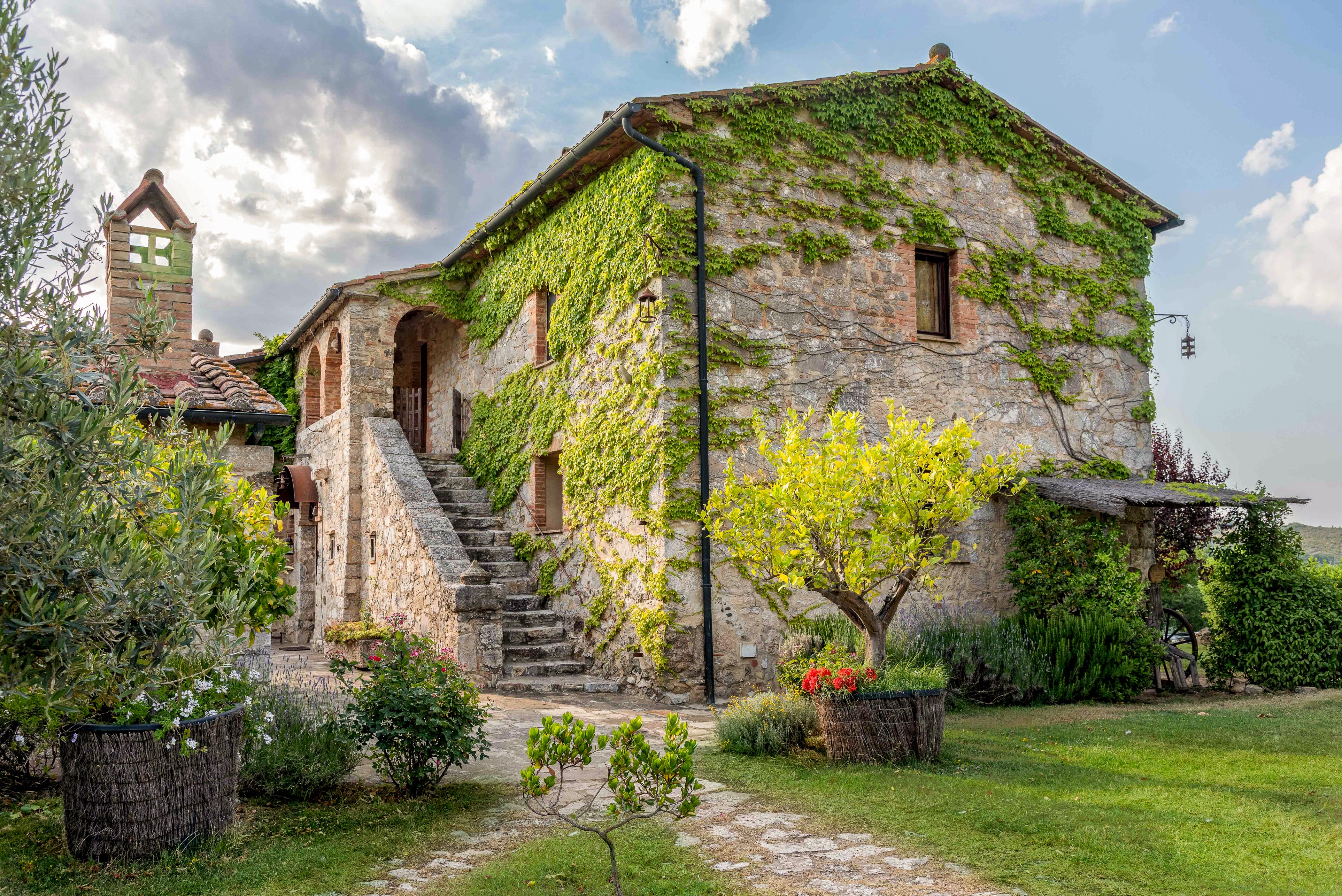 Villa Poggio Montepulciano: Luxury 7-Bedroom Villa with Sauna and Pool, Montepulciano