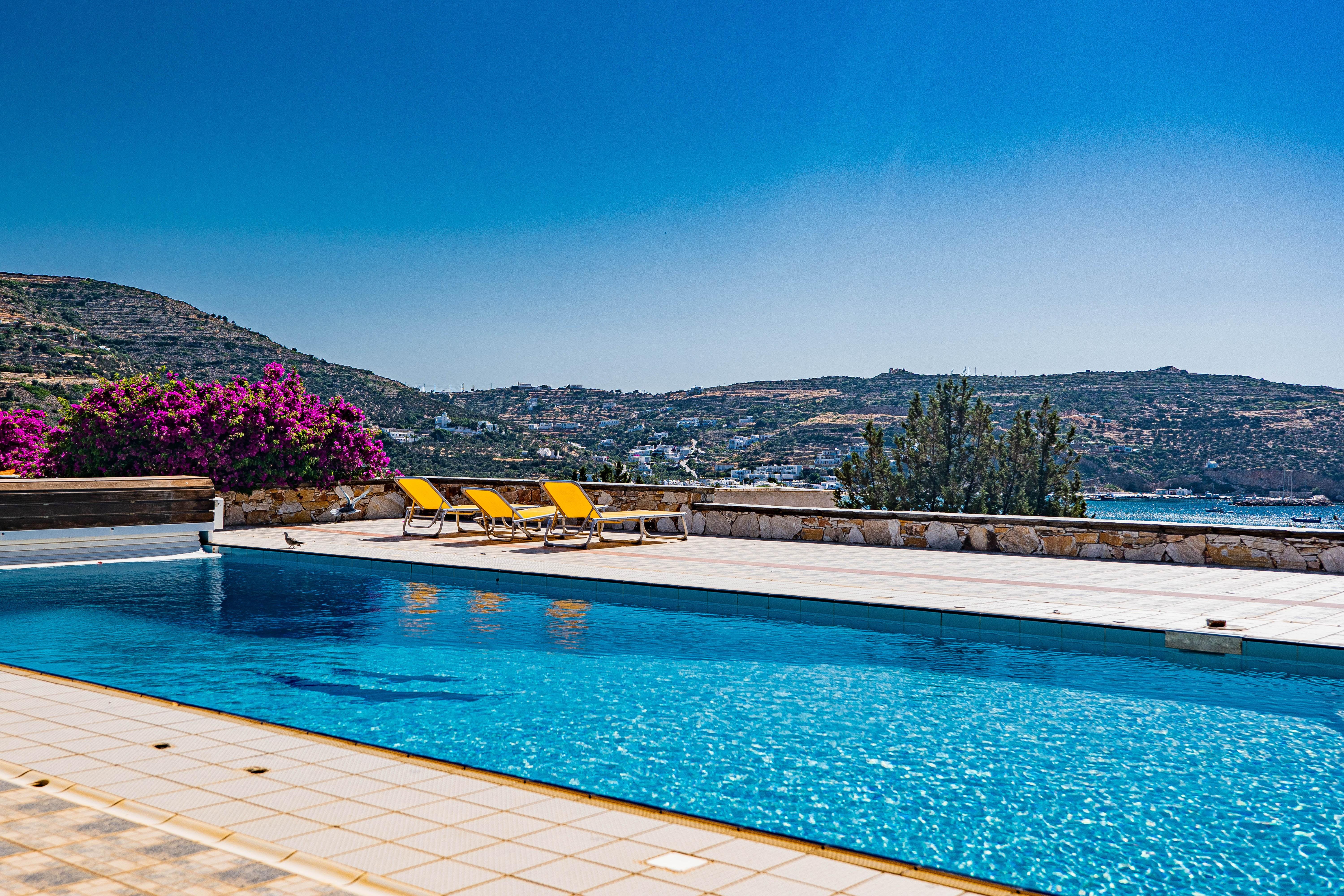 Villa Psaravolada Milos: Elegant 4-Bedroom Apartment with Seaviews and Pool, Sifnos