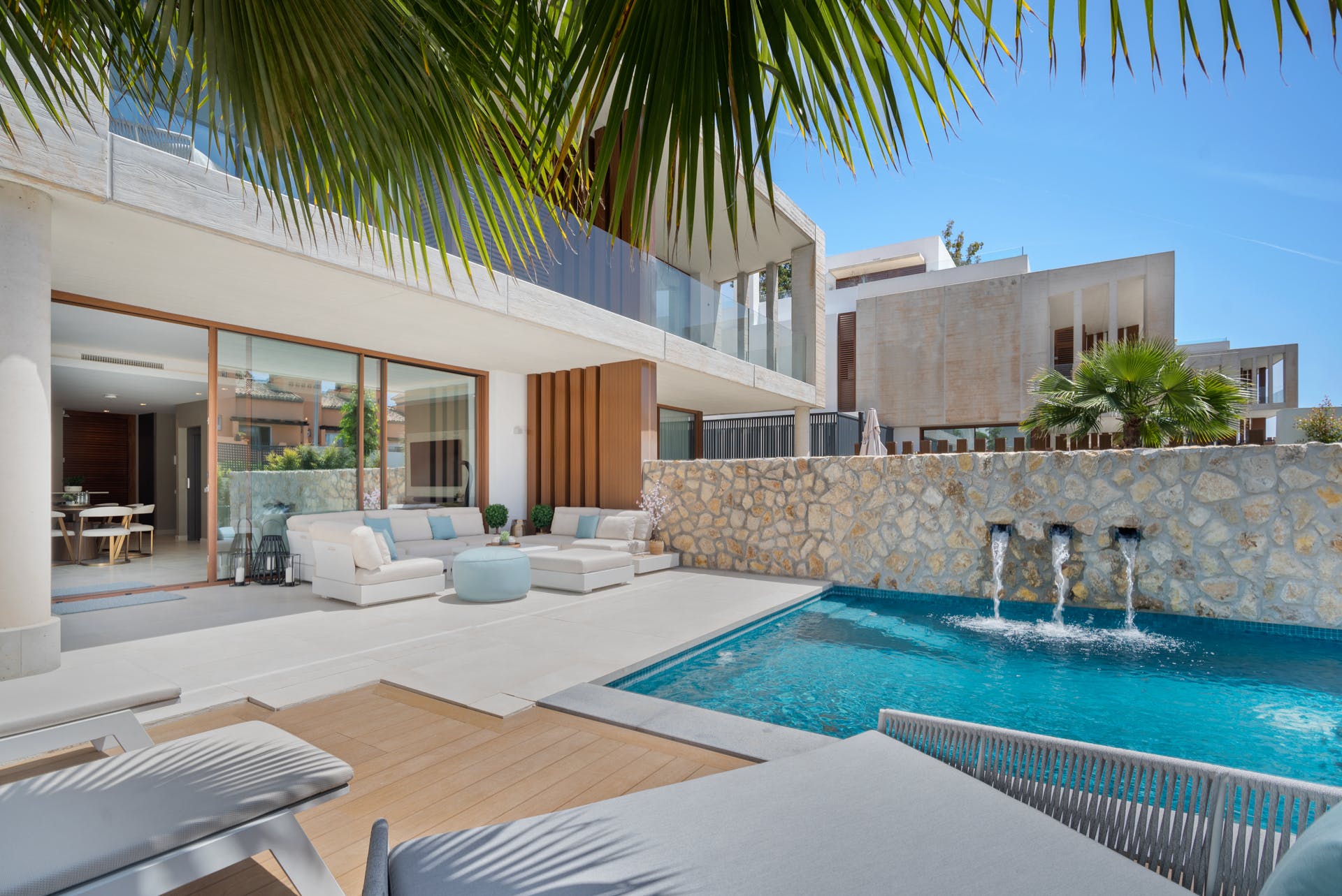 Villa Puerto Marbella: Luxury 4-Bedroom Villa with Private Pool, Marbella