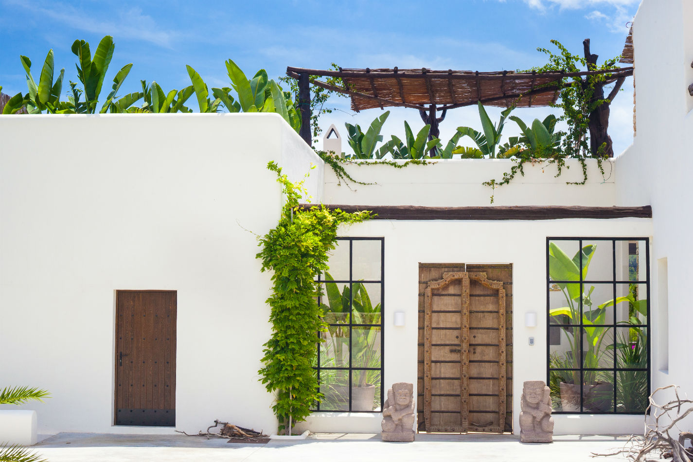 Villa Puig Santa Gertrudis: Stunning 7-Bedroom Luxury Apartment with Pool and Tennis Court, Ibiza