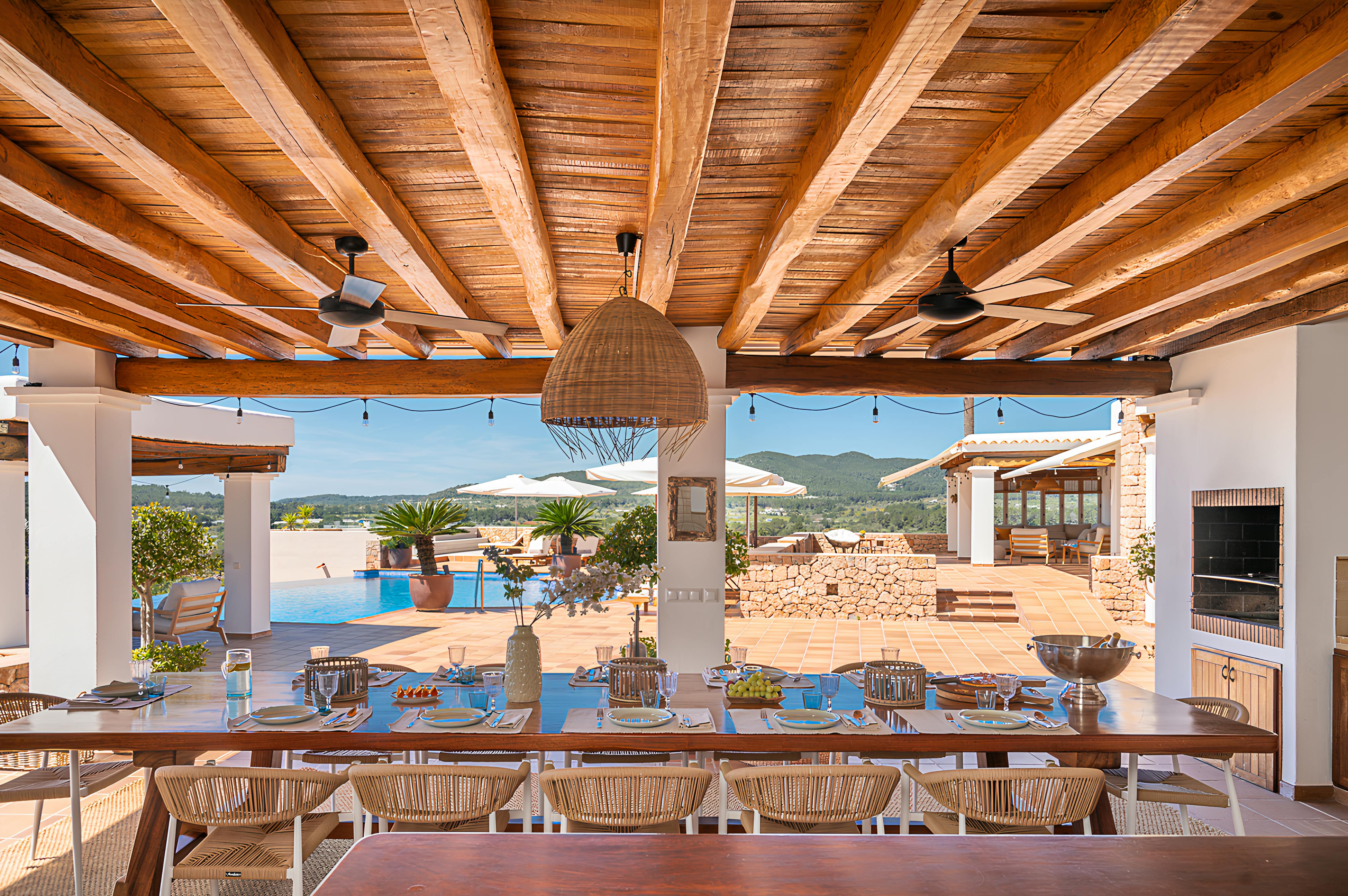 Villa Sa Talaia Santa Gertrudis: Luxury 6-Bedroom Villa with Infinity Pool and Sea View, Santa Gertrudis
