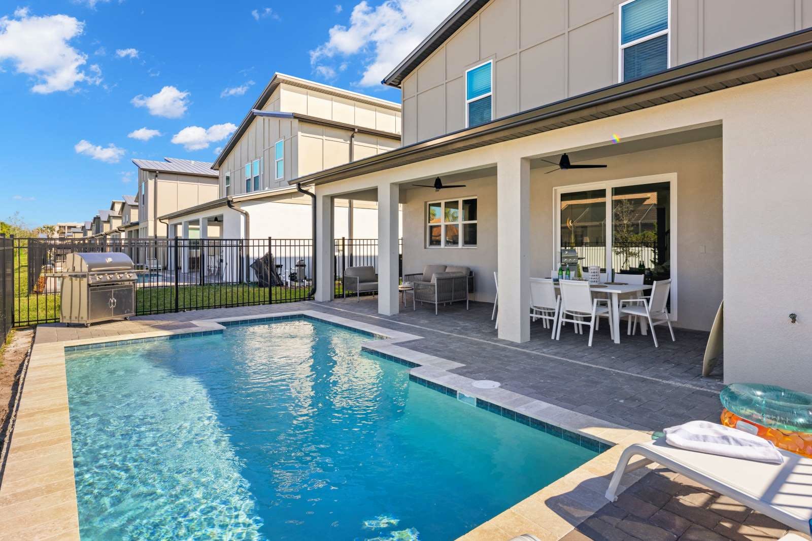 Villa Sabal Cocoa: Luxury 5-Bedroom Villa with Private Pool and Seaview, Brevard County