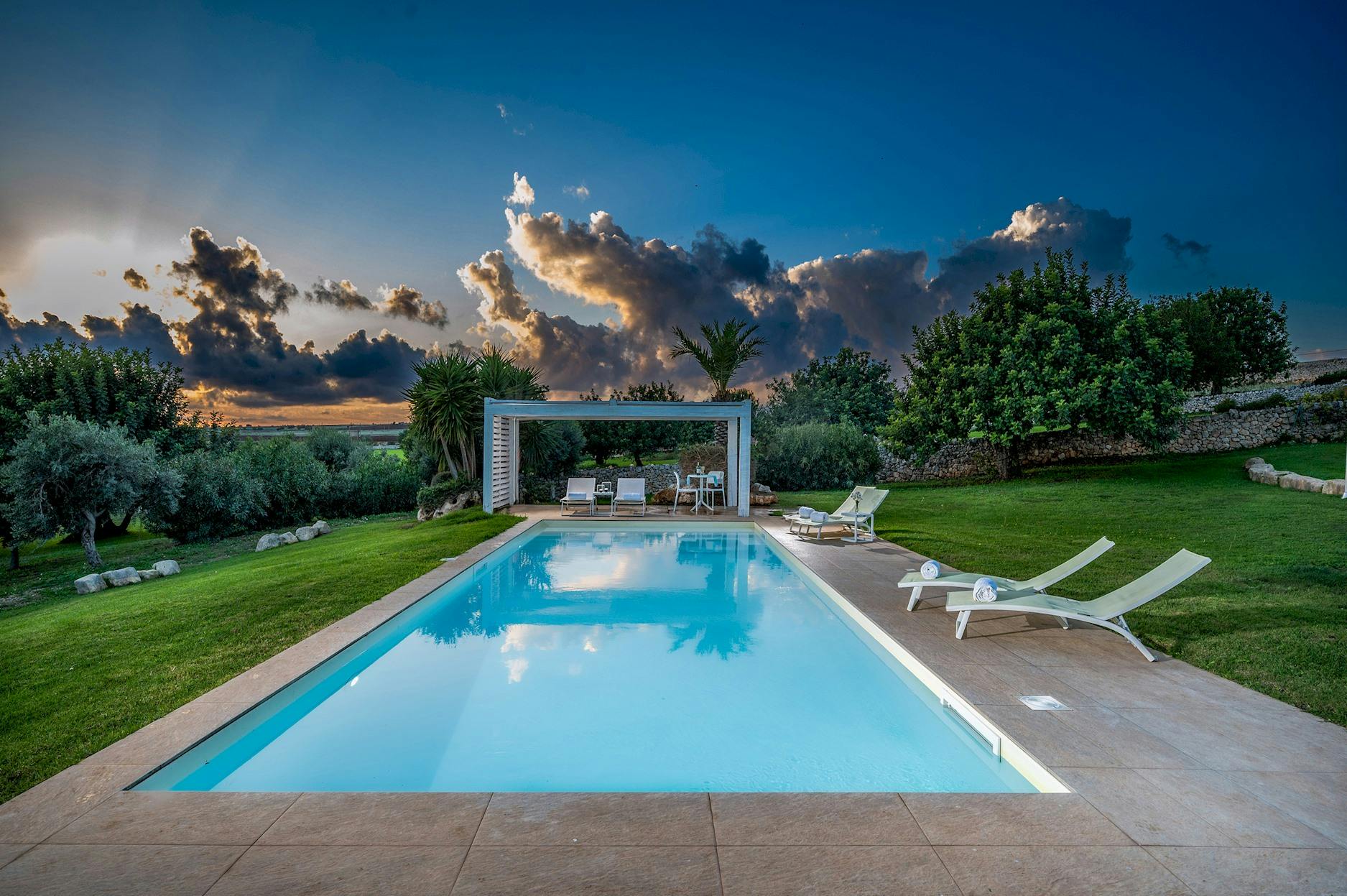 Villa San Corrado Noto: Elegant 3-Bedroom Villa with Panoramic Pool, Val di Noto