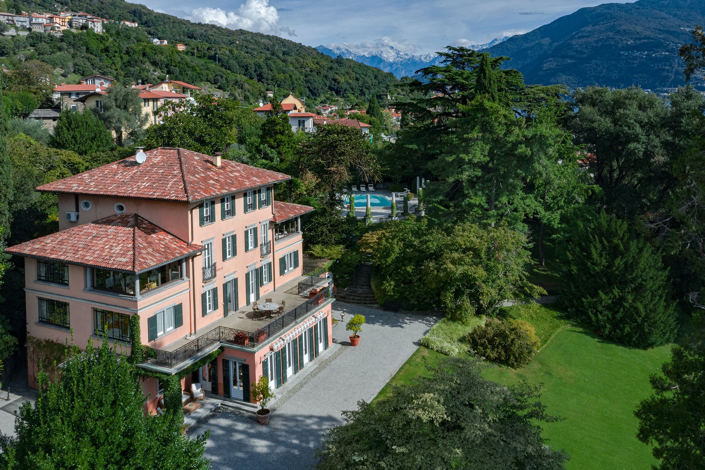 Villa San Giorgio Varenna: Luxury 9-Bedroom Villa with Pool and Tennis Court, Varenna
