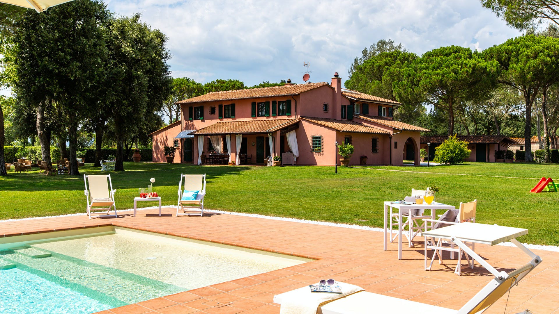 Villa Sanminiato San Miniato: Luxury 9-Bedroom Apartment with Pool and Tennis Court, Tuscany