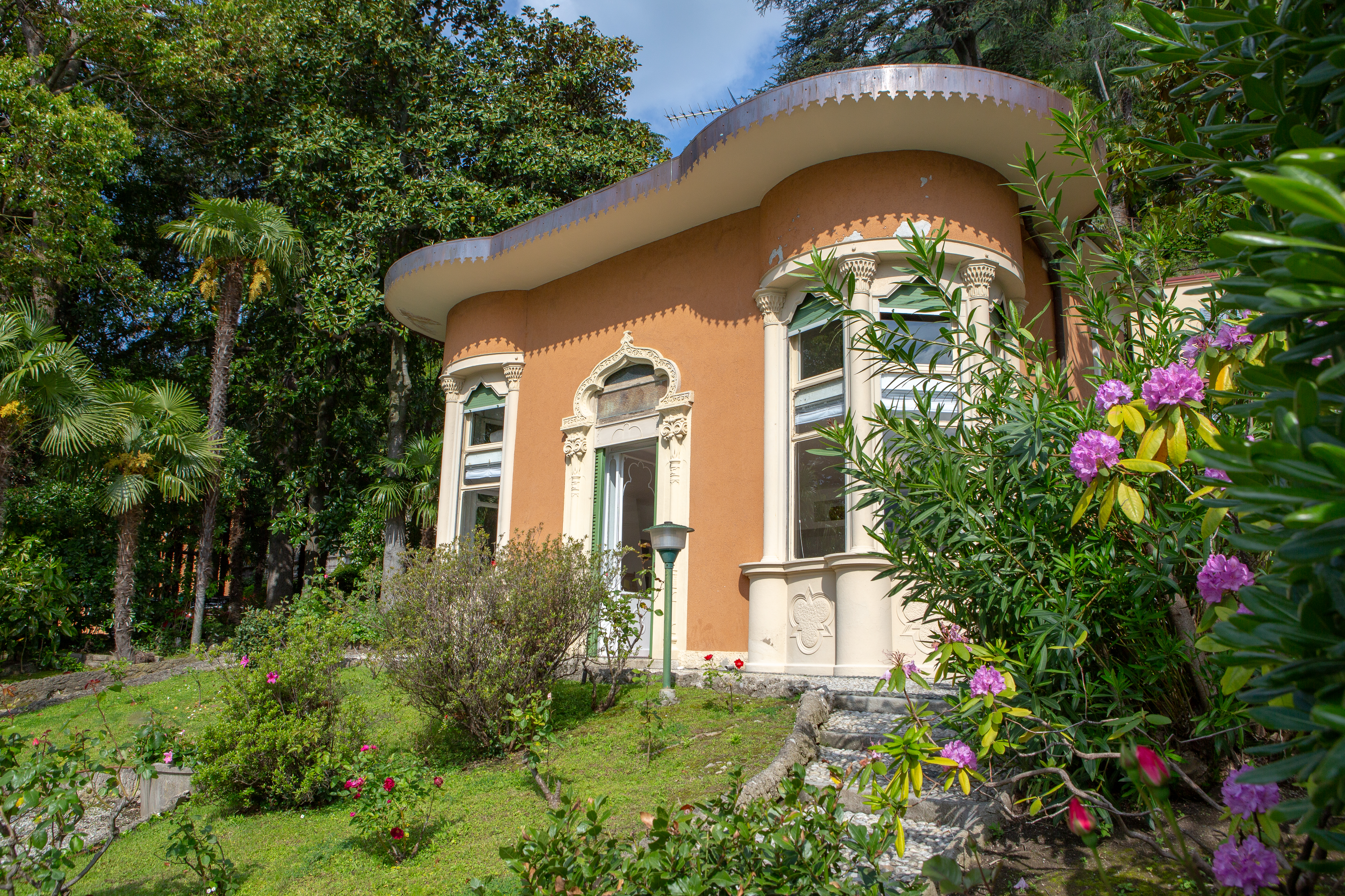 Villa Sant’Abbondio Como Lake Como: Charming 2-Bedroom Romantic Villa with Lake Access, Lake Como