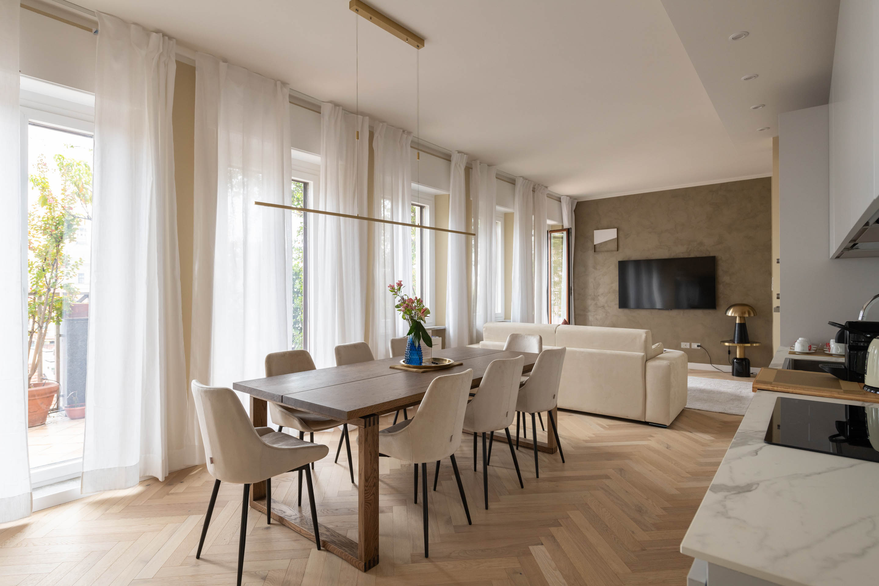 Villa Sant’Ambrogio Carrobbio: Luxury 4-Bedroom Villa with Family-Friendly Features, Milan Carrobbio