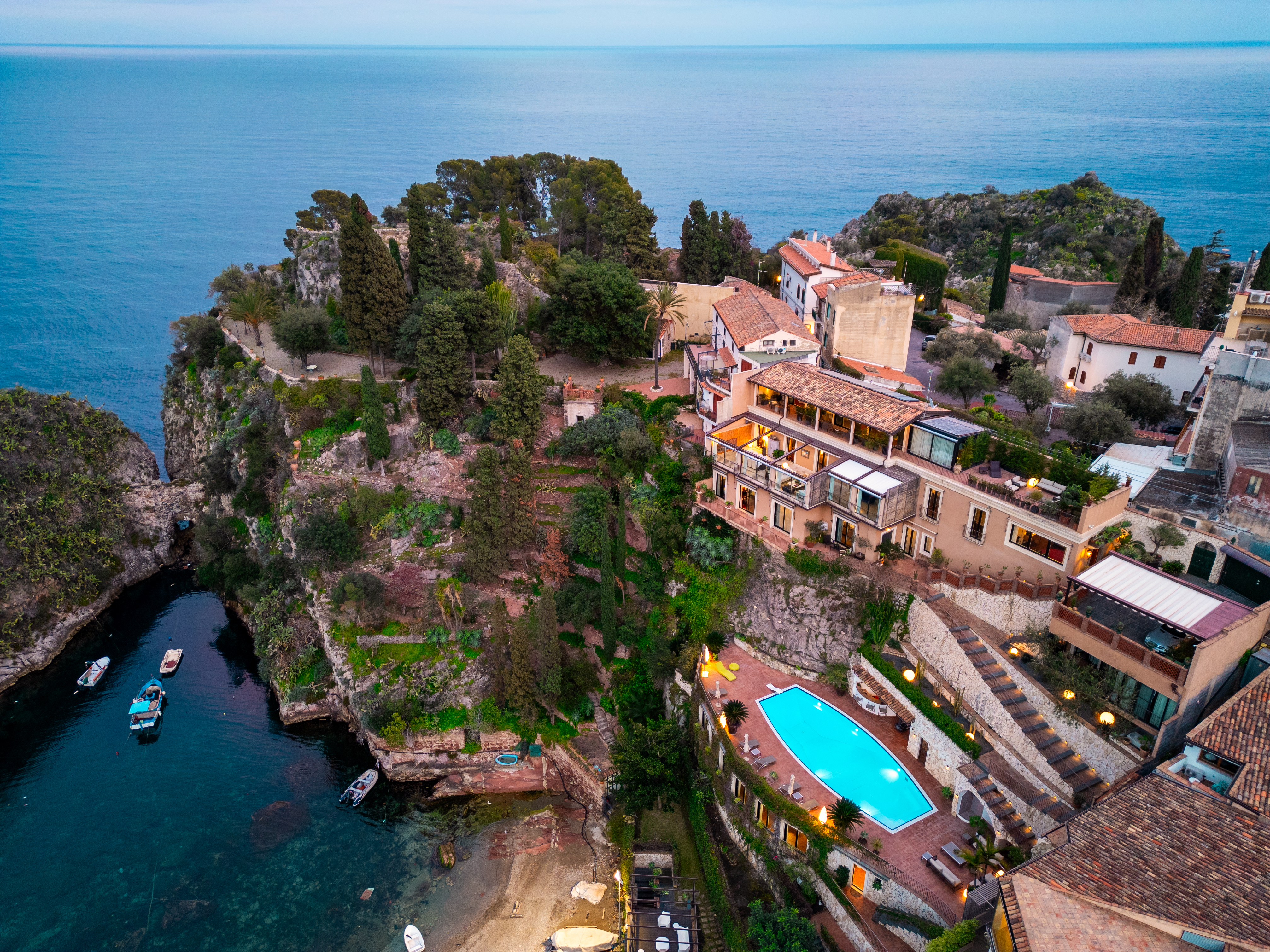Villa Santuario Taormina: 6-Bedroom Luxury Villa with Infinity Pool and Sea Views, Taormina