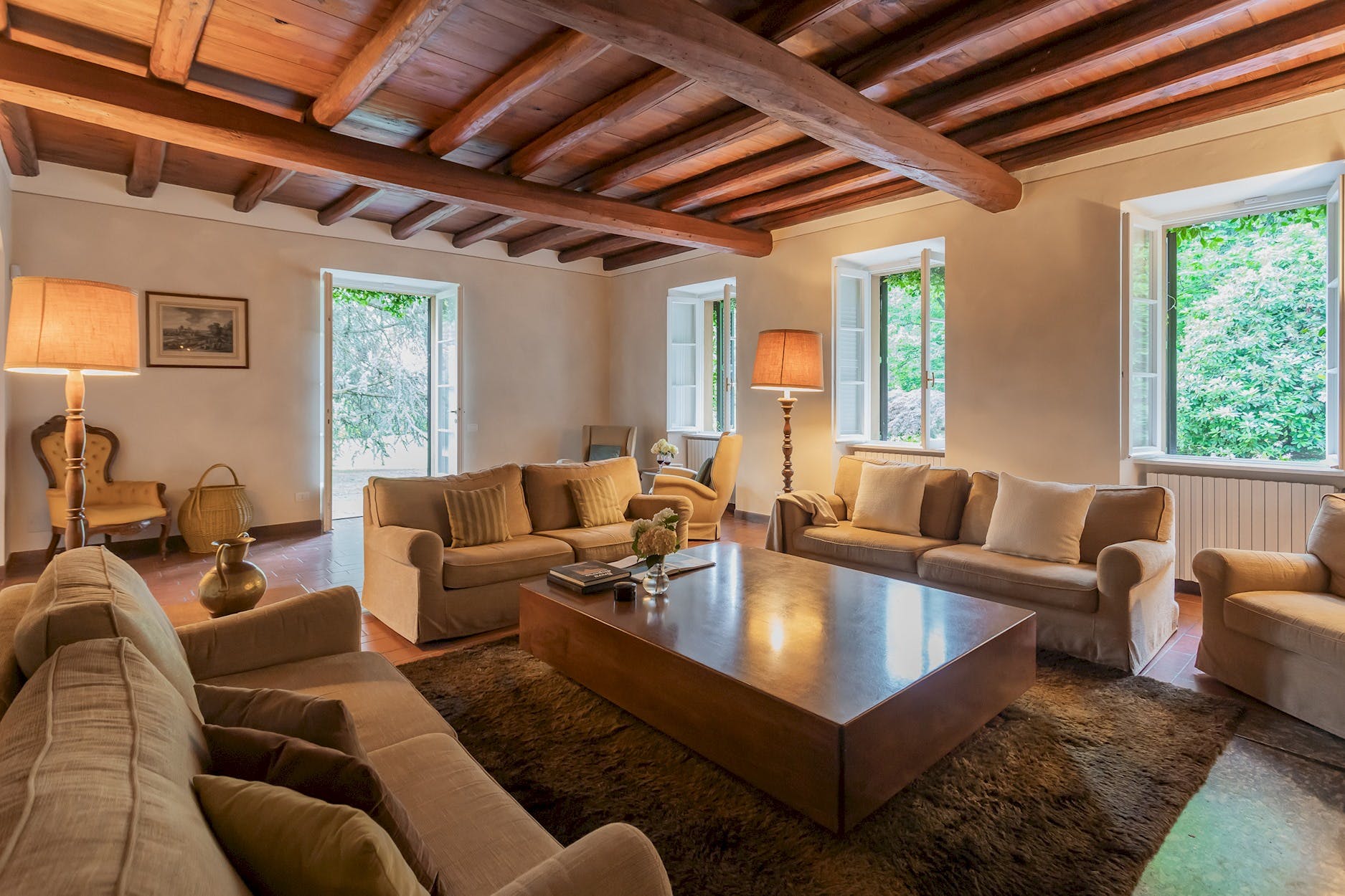 Villa Sasso Lezzeno: Spacious 6-Bedroom Luxury Apartment with Pool, Lake Como