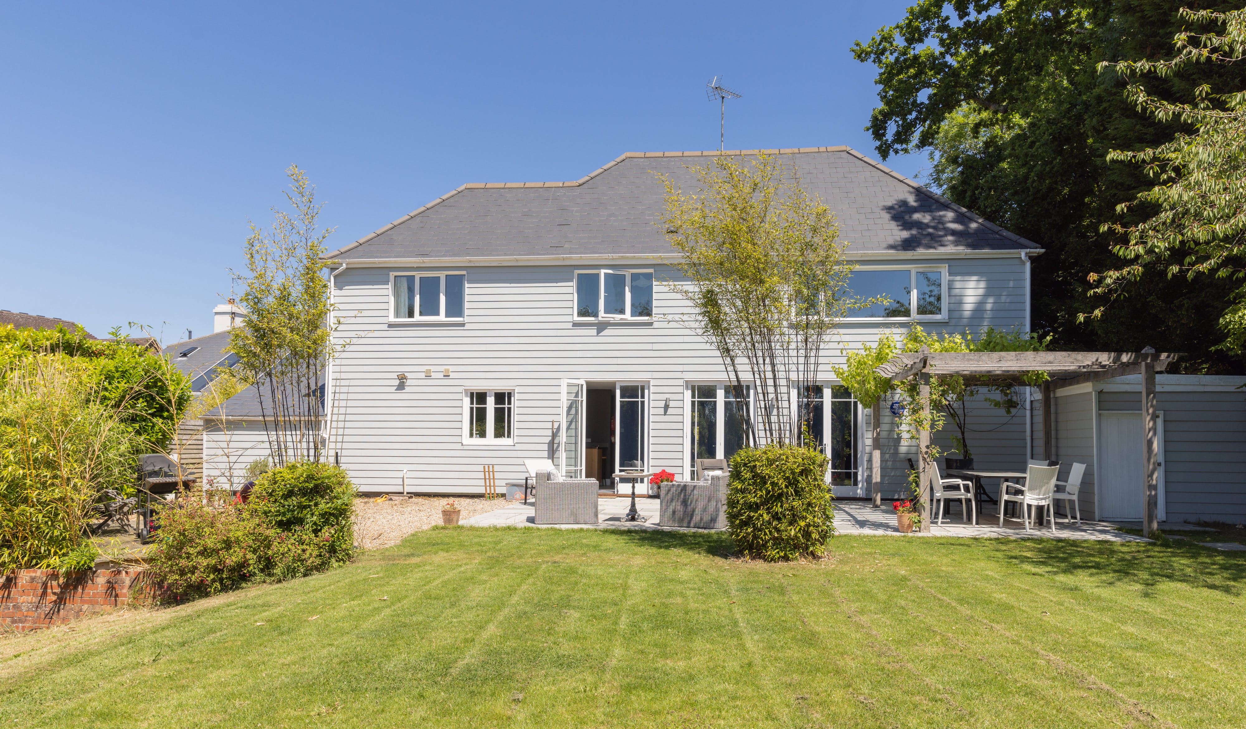 Villa Scotney Rye: Luxury 4-Bedroom Villa with Hot Tub and Tennis Court, Rye East Sussex