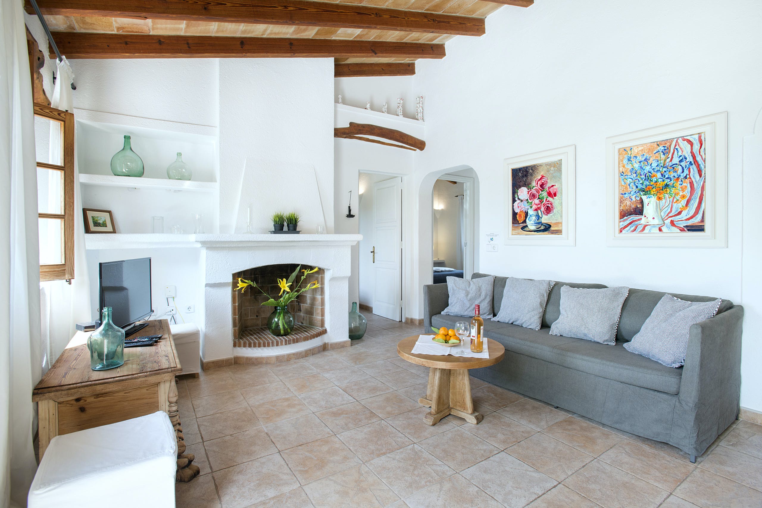 Villa Serral Pollença: Charming 2-Bedroom Apartment with Pool and Sea Views, Pollença