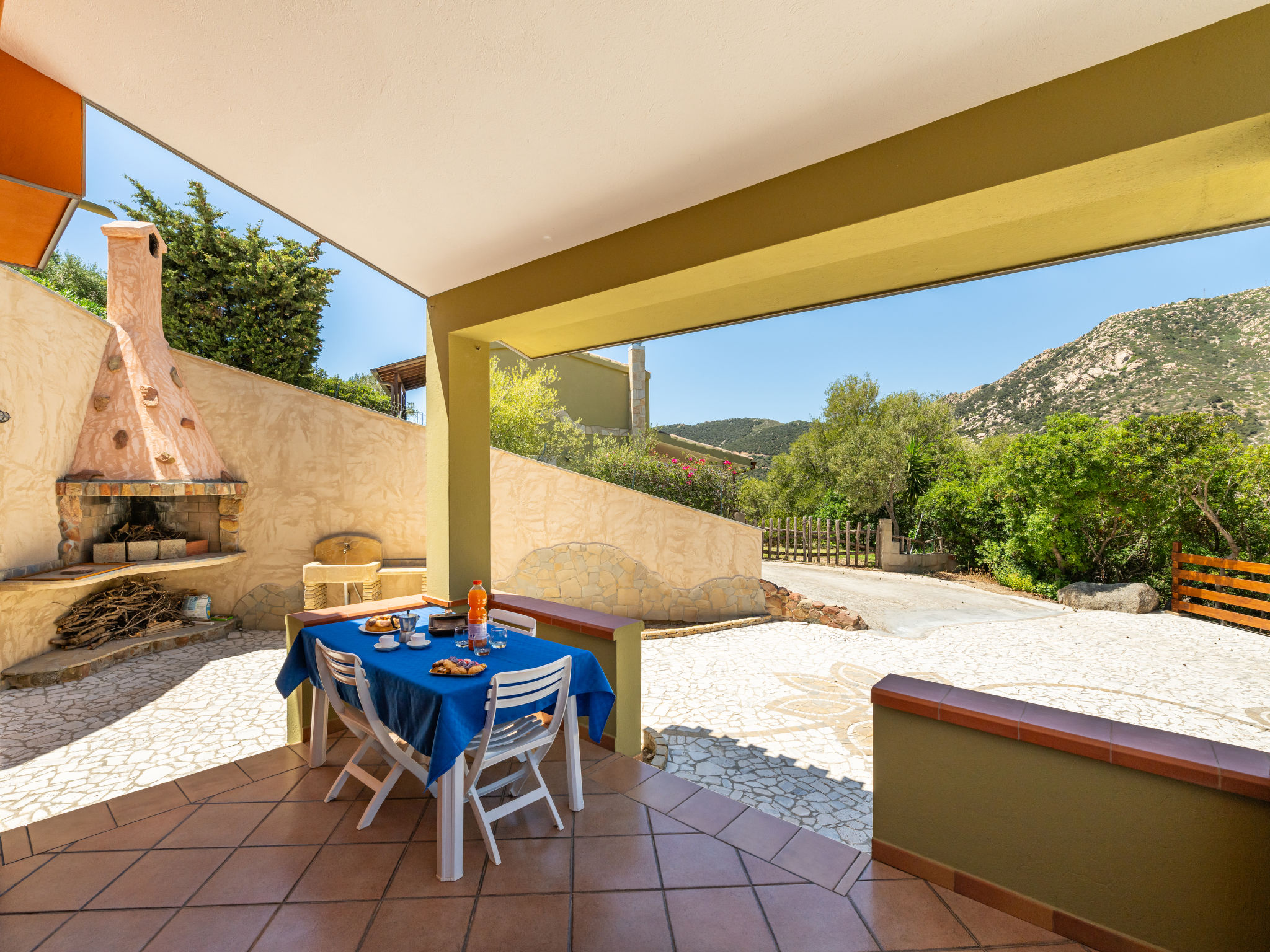 Villa Simius Villasimius: Stylish 3-Bedroom Mountain View Villa with Shared Pool Near Pristine Beaches