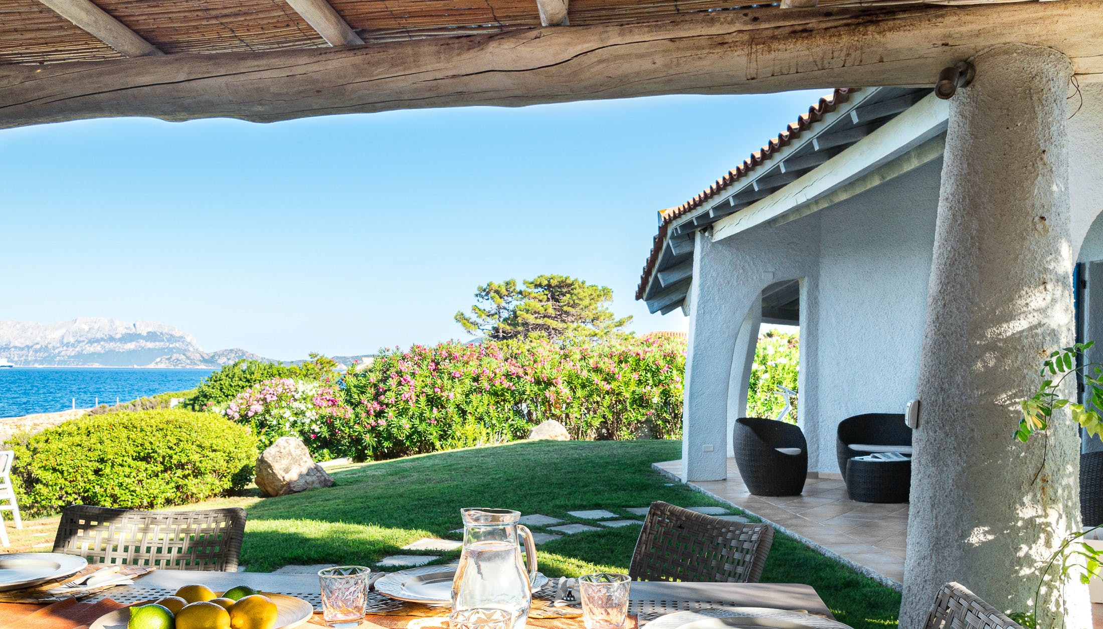 Villa Sirocco Pittulongu: Luxurious 3-Bedroom Beachfront Villa with Sea Views, Sardinia