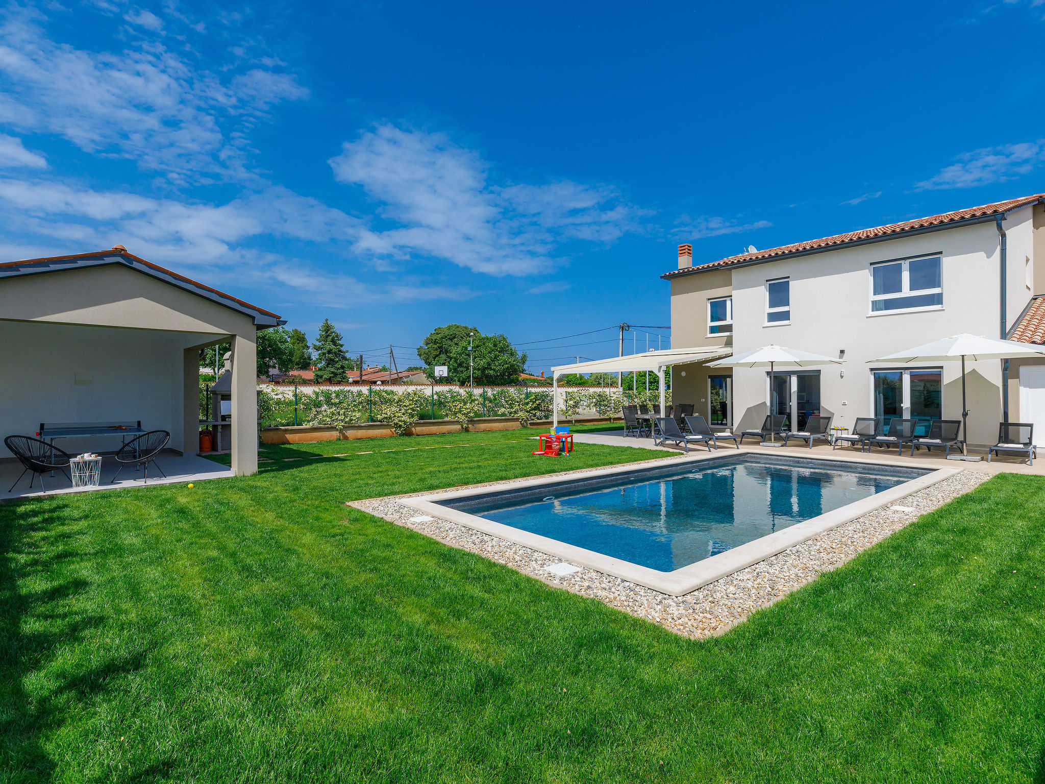 Villa Sišan Medulin: Modern 4-Bedroom Villa with Private Pool and Hydromassage in Istria Croatia