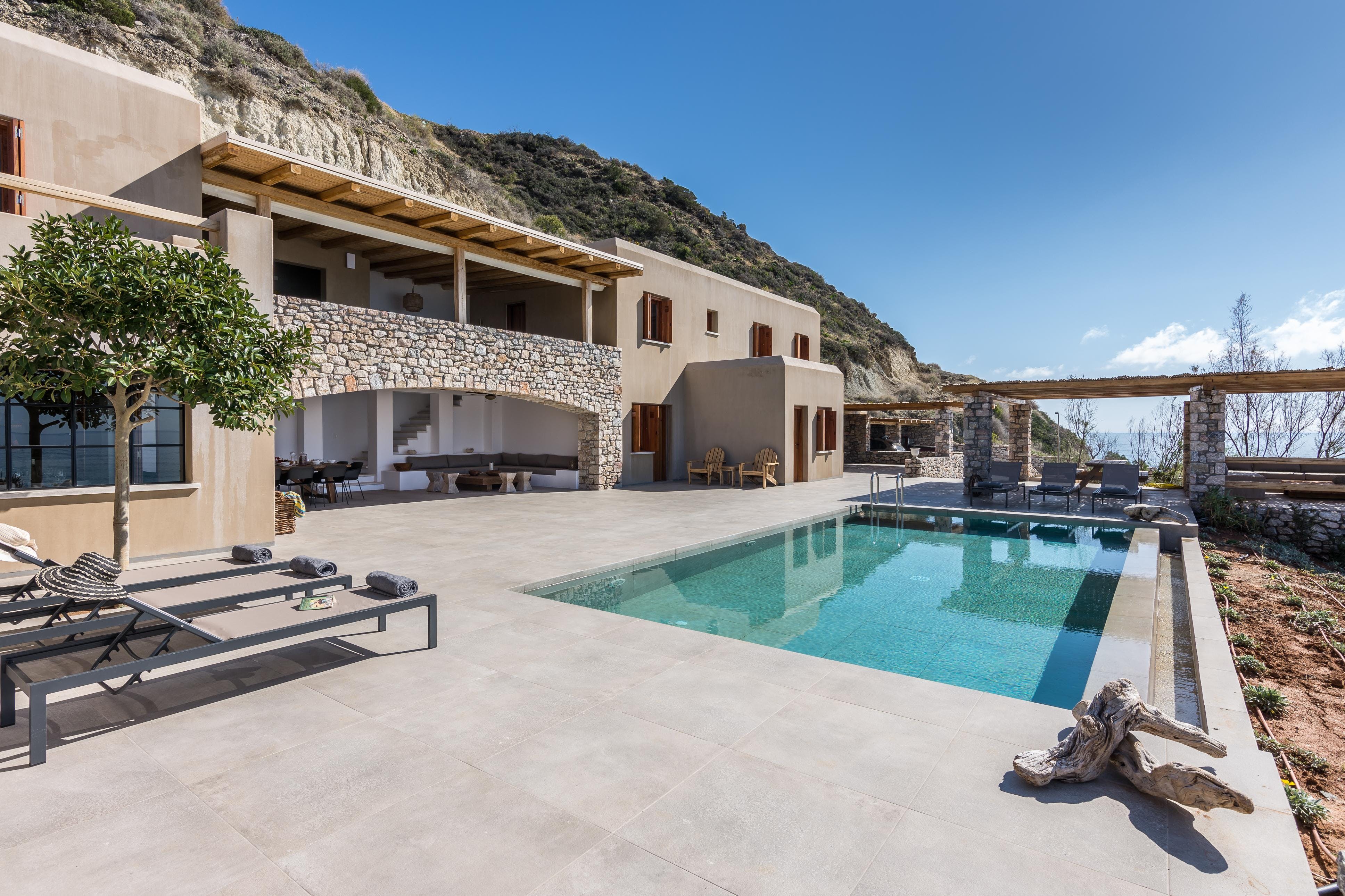 Villa Tamarisk Arvi: Luxury 12-Bedroom Apartment with Infinity Pool, Crete