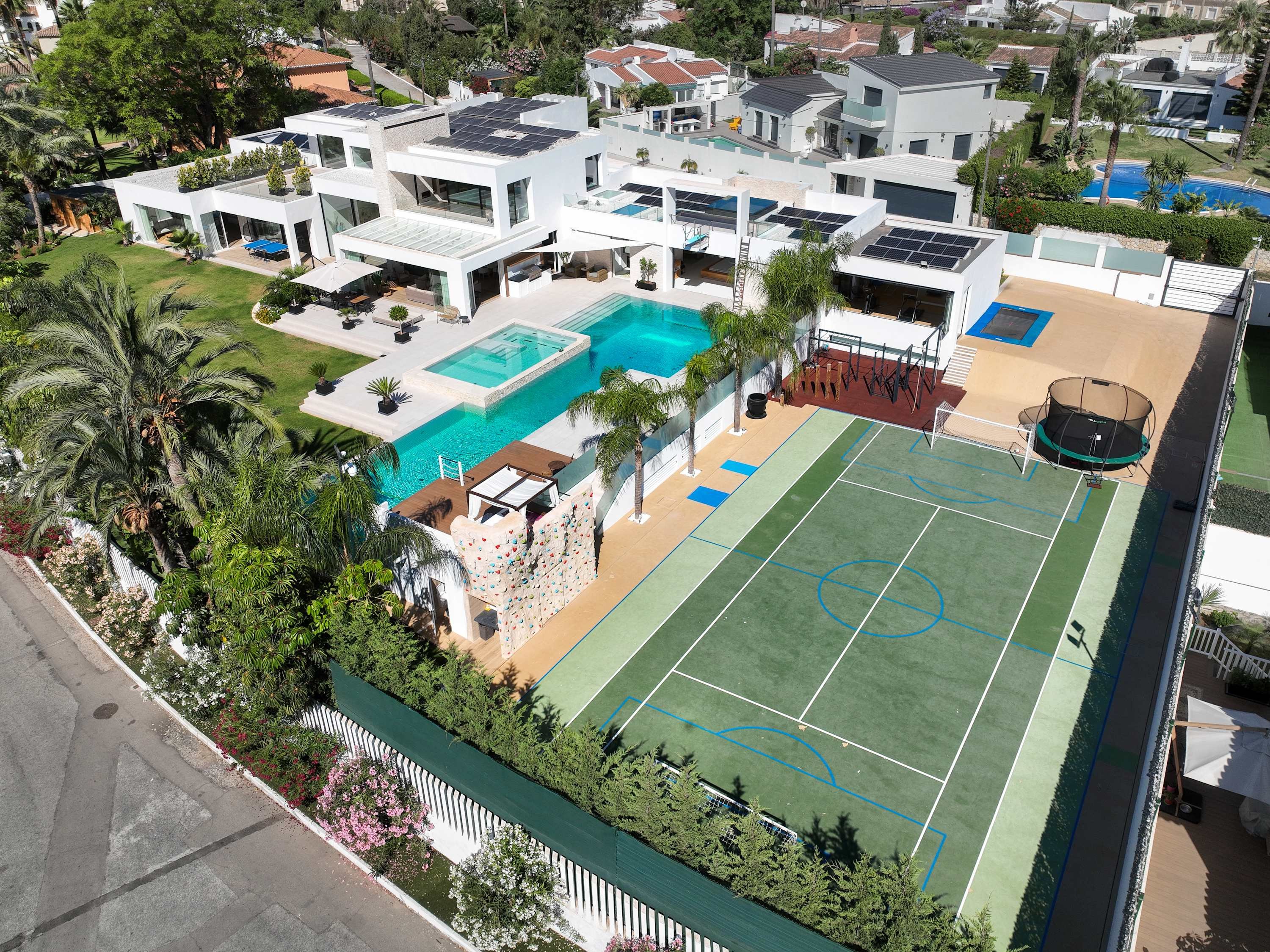 Villa Taray San Pedro: Luxury 7-Bedroom Villa with Infinity Pool and Sea Views, San Pedro de Alcántara