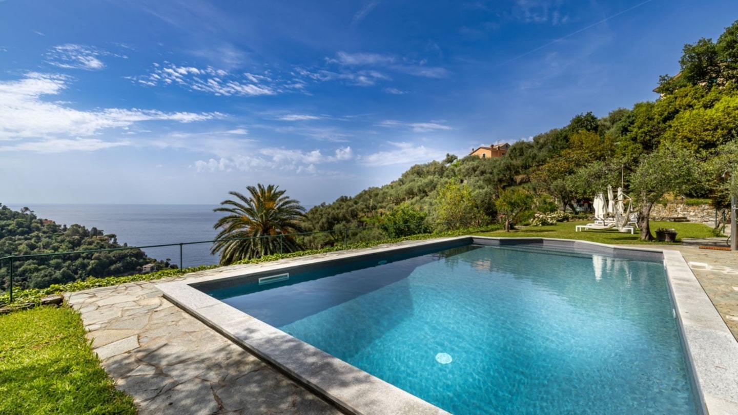 Villa Tigullio Genoa: Luxury 5-Bedroom Villa with Seaview and Pool, Genoa