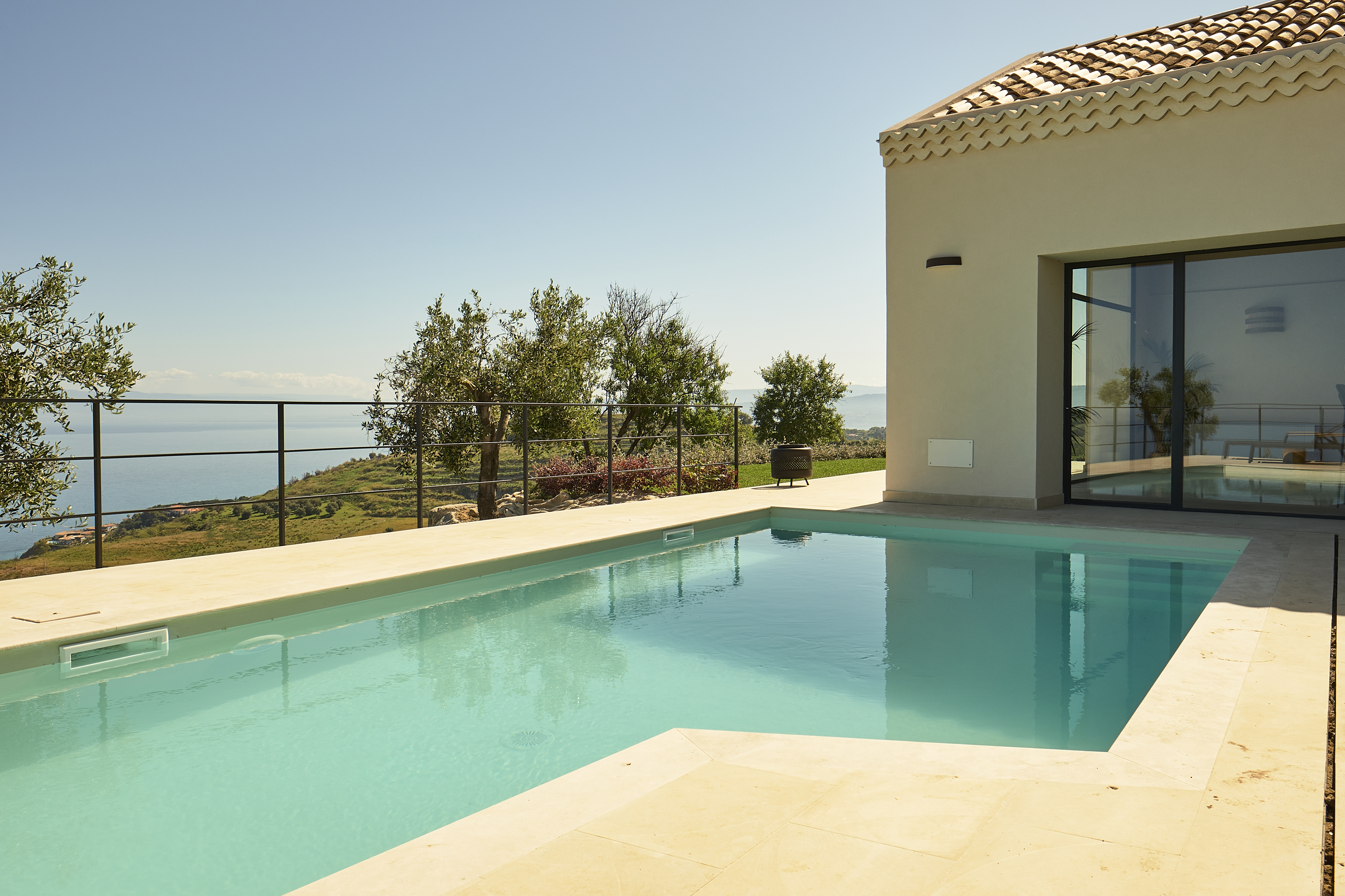Villa Timpa Messina: Luxury 2-Bedroom Villa with Private Pool and Sea Views, Messina