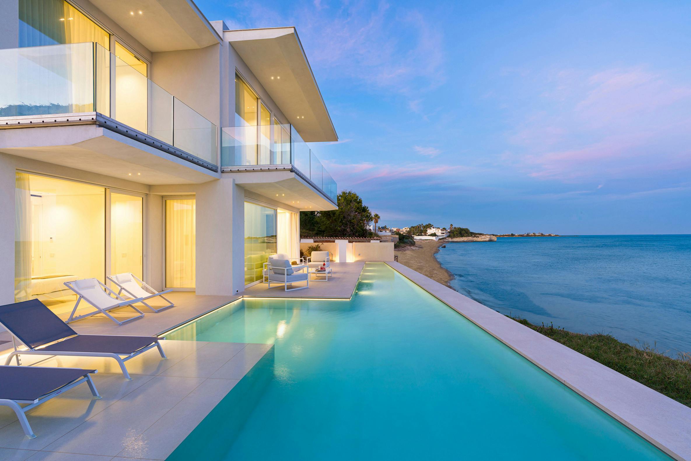 Villa Timpa Noto: Luxury 4-Bedroom Beachfront Villa with Pool, Val di Noto