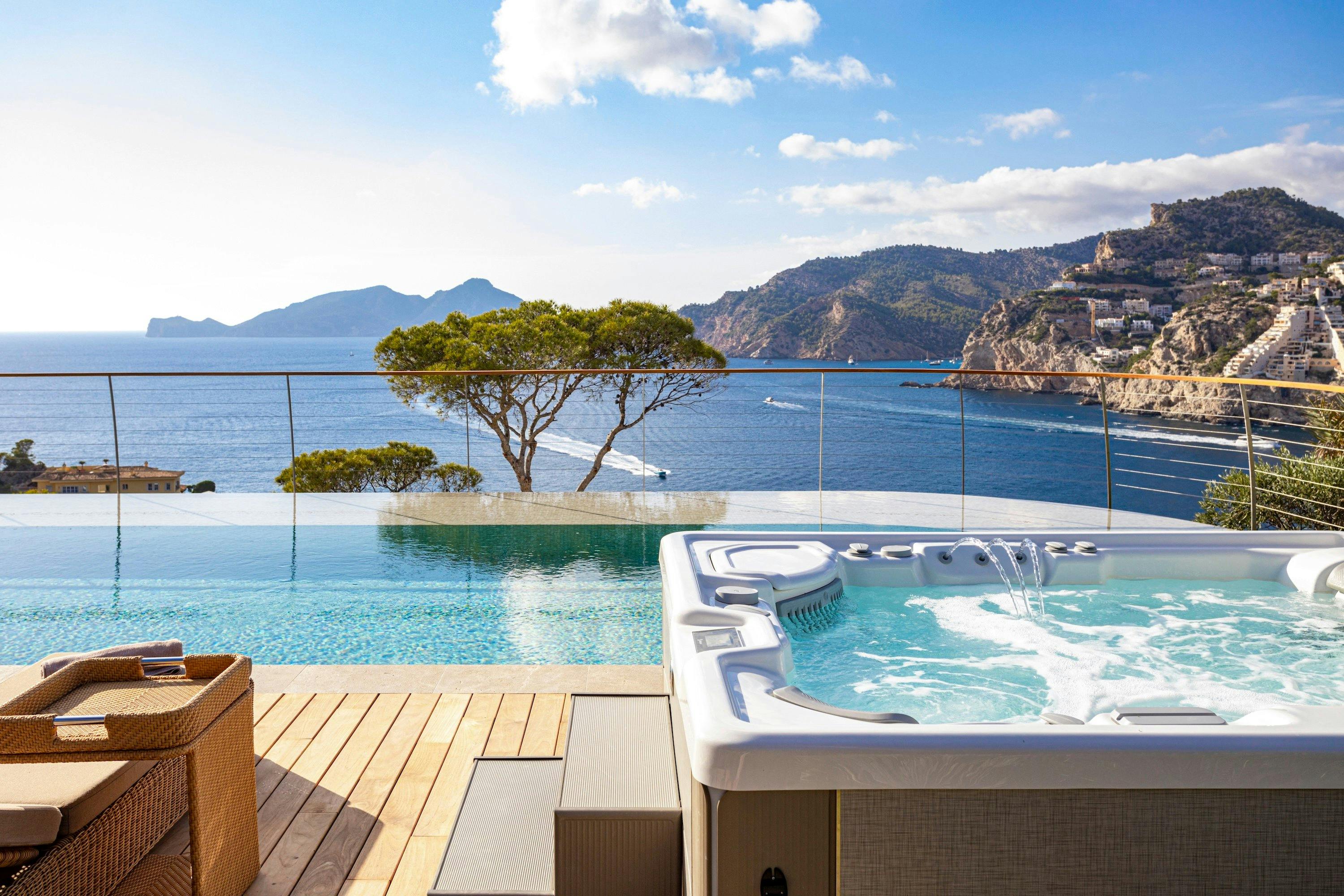 Villa Tramuntana Andratx: Luxurious 6-Bedroom Villa with Infinity Pool and Sea Views, Mallorca