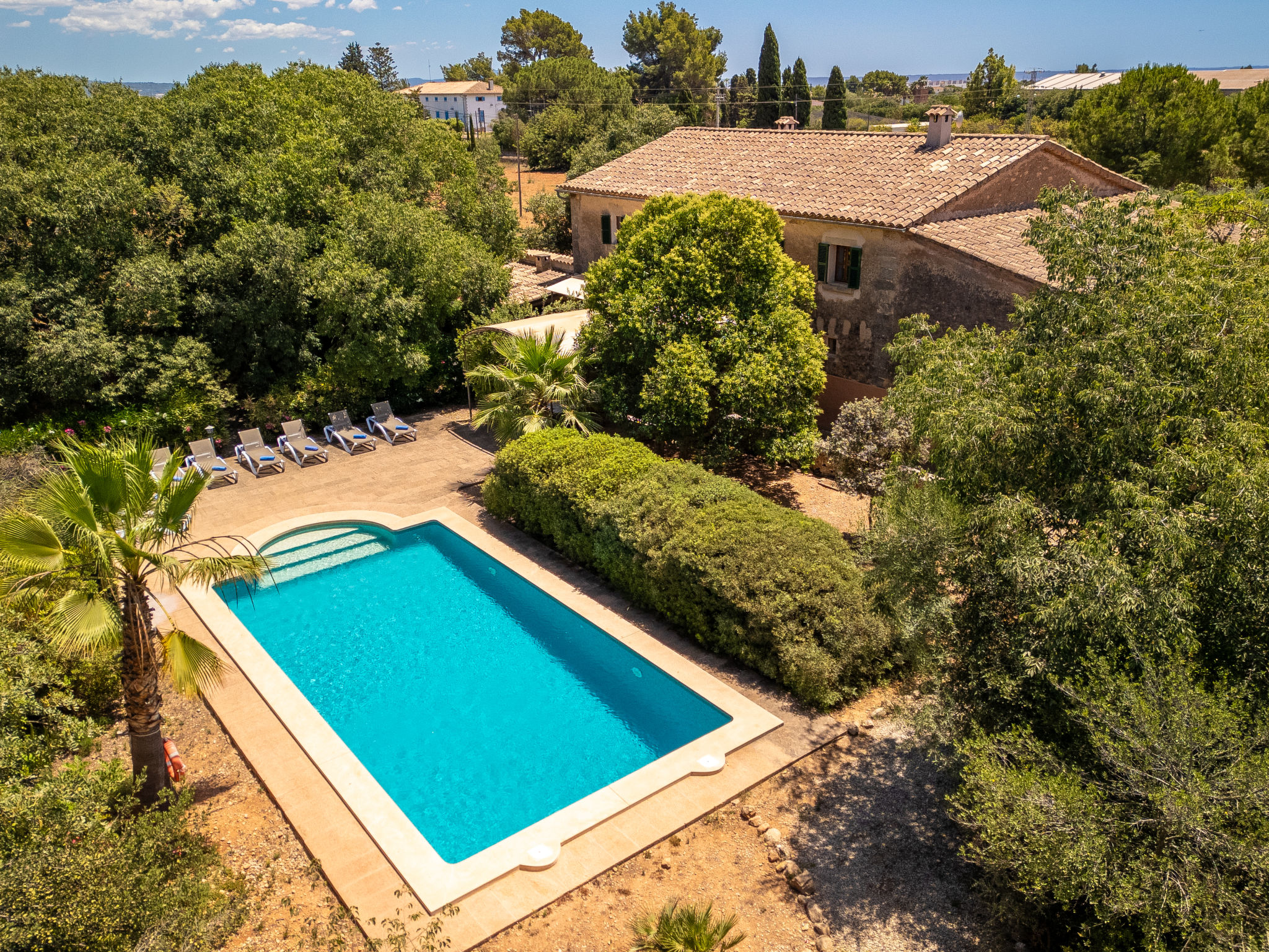 Villa Tramuntana Establiments: Beautiful 4-Bedroom Rustic Manor with Private Pool and Gardens in Central Mallorca
