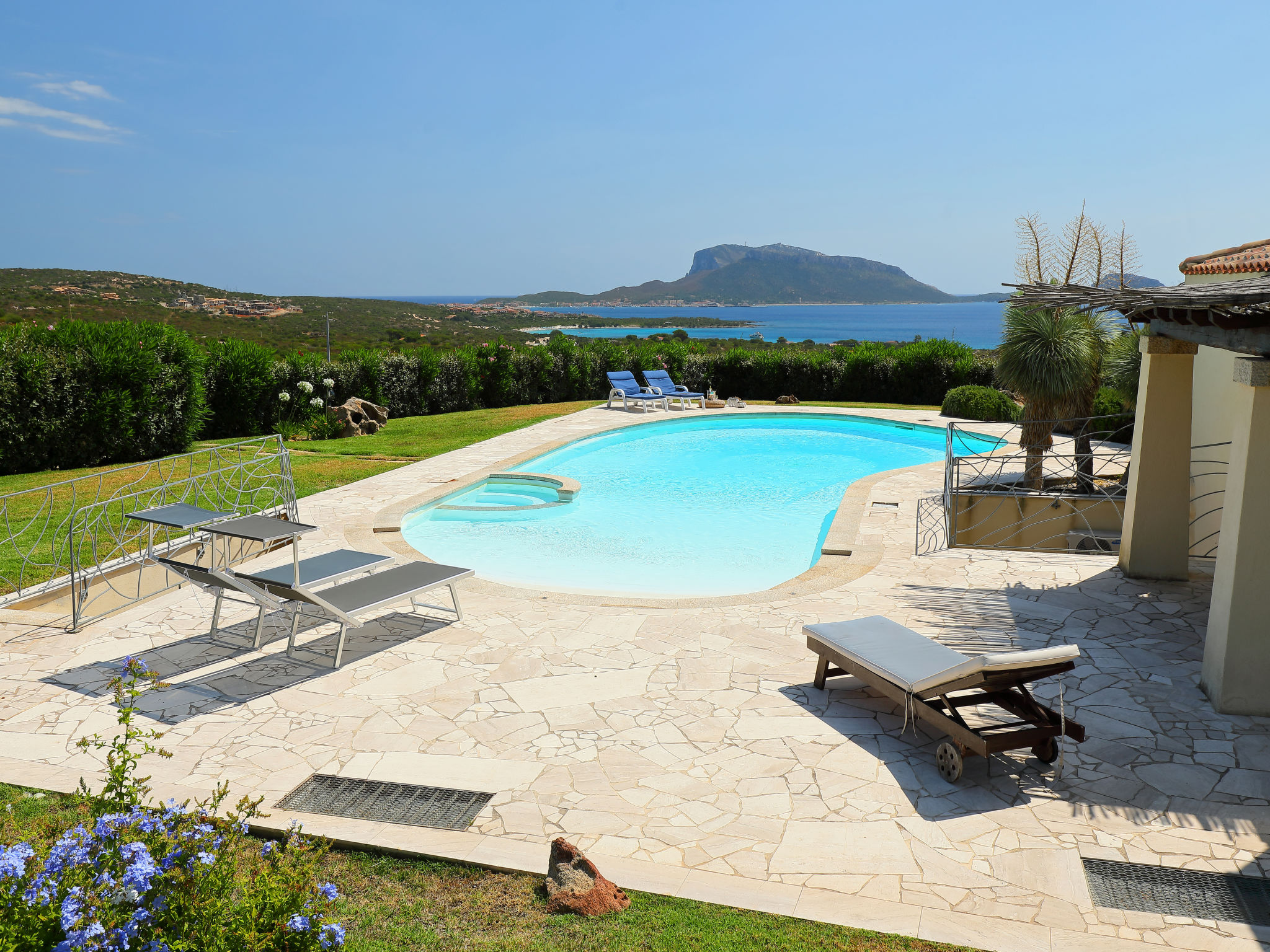 Villa Tramuntana Golfo: Stunning 4-Bedroom Villa with Private Pool and Sea Views in Golfo Aranci Sardinia