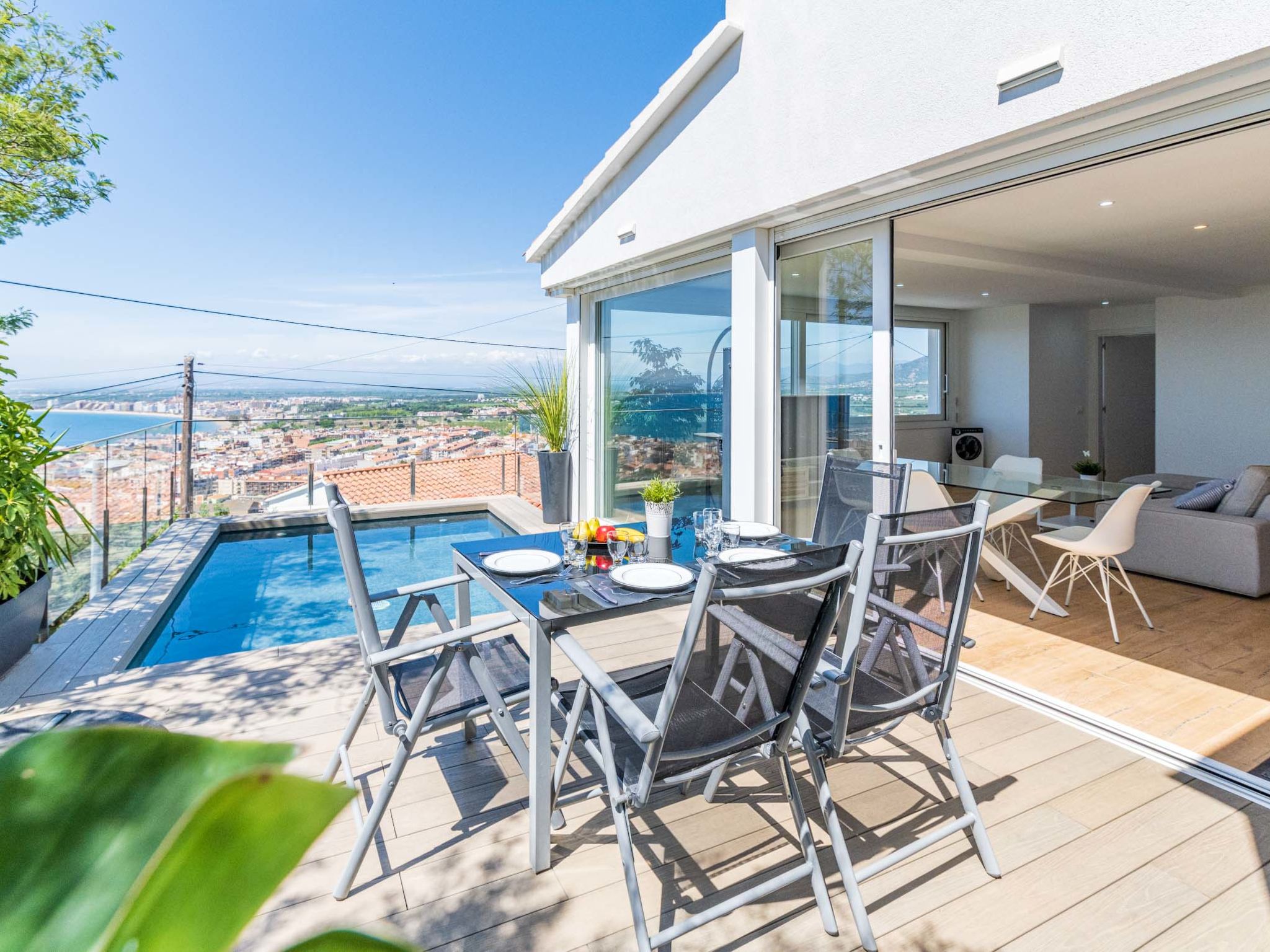 Villa Tramuntana Roses: Modern 3-Bedroom Villa with Private Pool and Sea Views in Costa Brava Spain