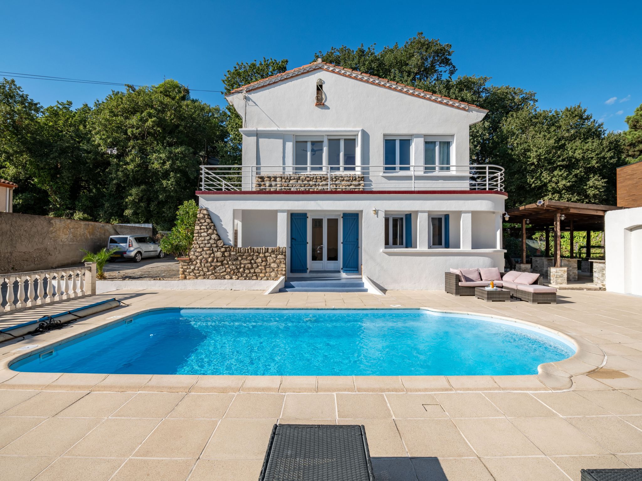 Villa Tramuntane Argeles: Stunning 4-Bedroom Beachfront Villa with Private Pool and Mediterranean Gardens Near Collioure