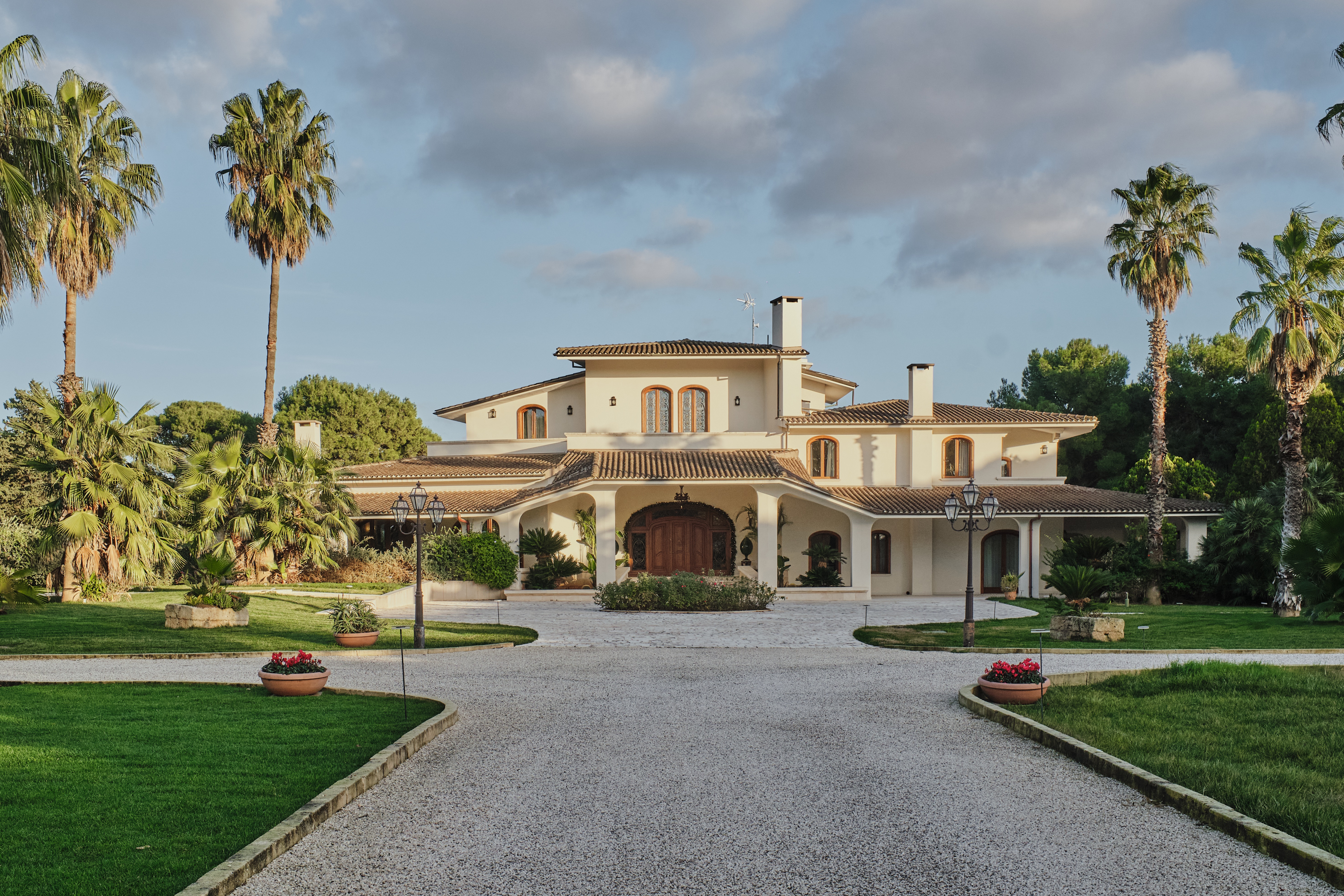 Villa Trullo Oria: Elegant 7-Bedroom Villa with Pool and Spa, Brindisi Region