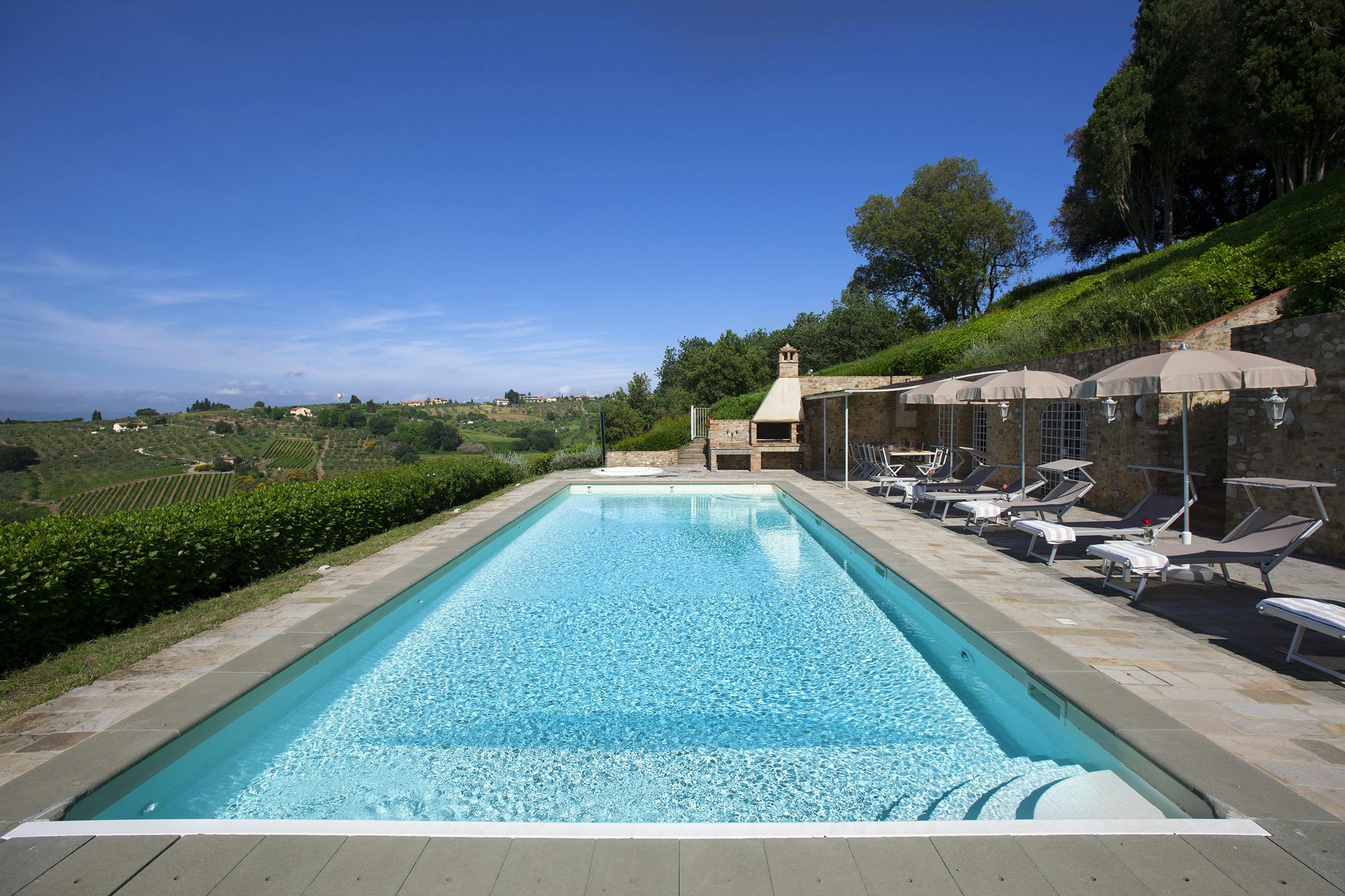 Villa Valle Tavarnelle: Luxury 6-Bedroom Villa with Pool and Spa, Tuscany