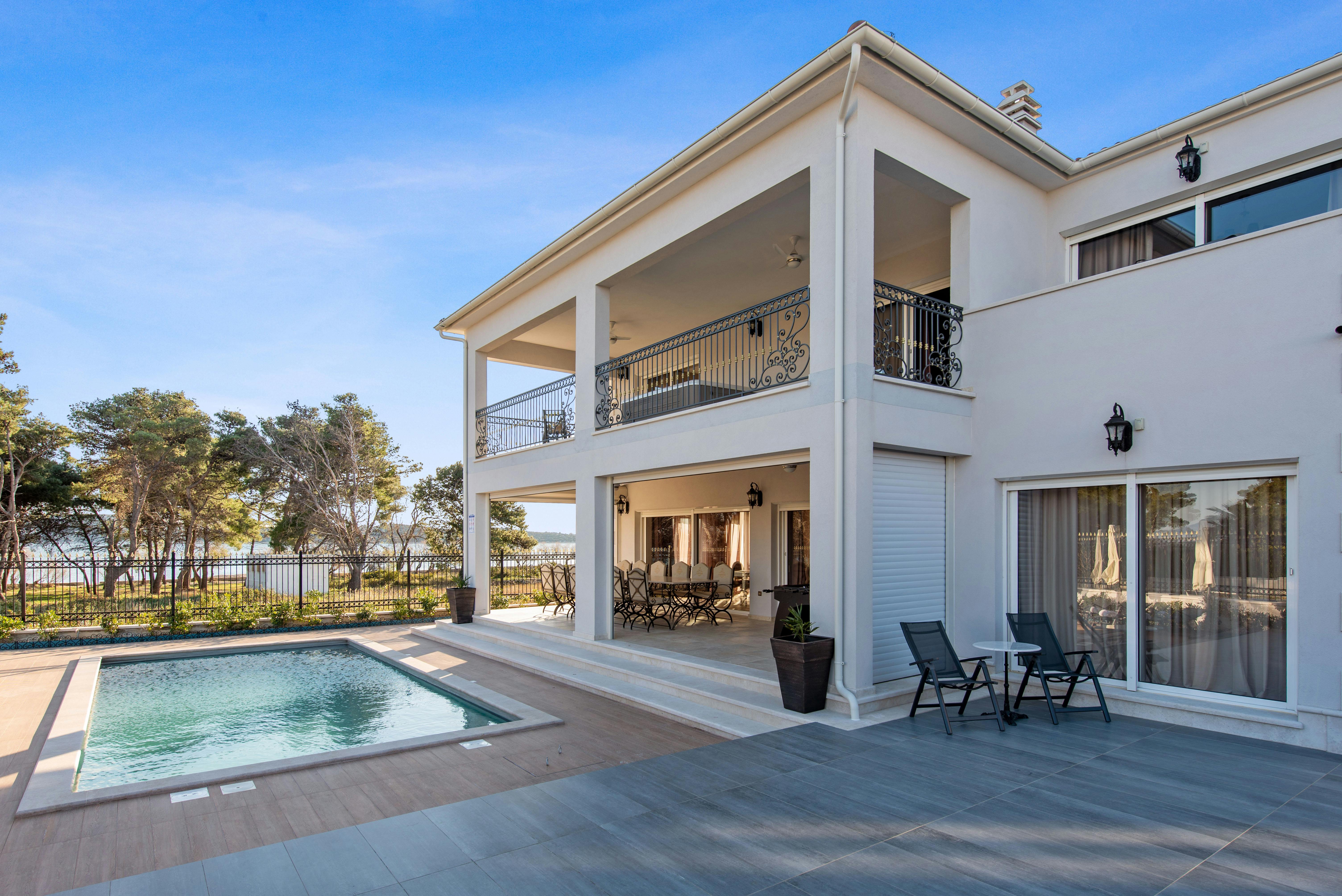 Villa Zlarin Šibenik: Luxury 5-Bedroom Villa with Seaview and Pool, Šibenik