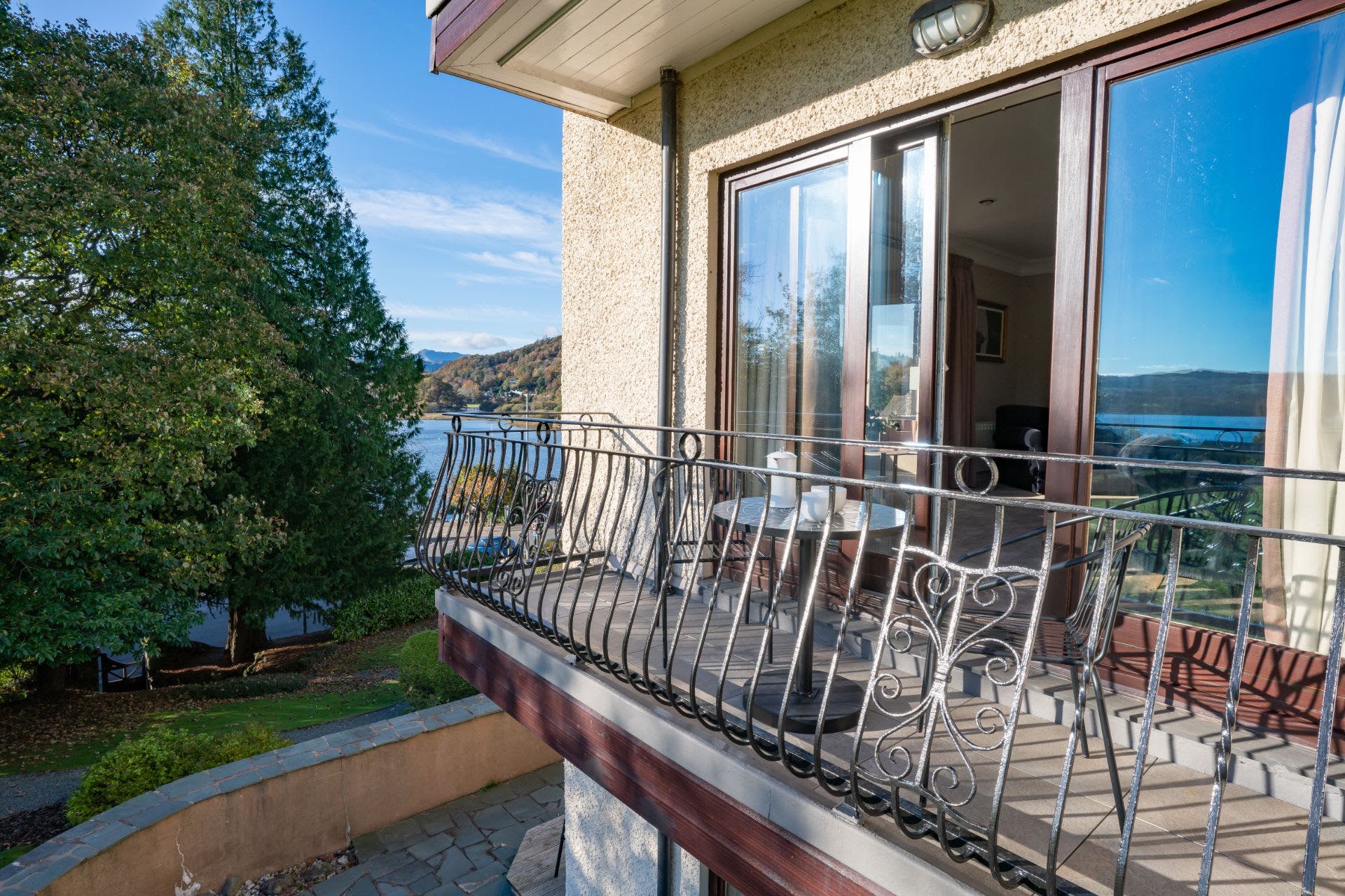 Apartment Brant Fell Ambleside: Stylish 2-Bedroom Lake District Apartment Rental with Lake Views, Ambleside