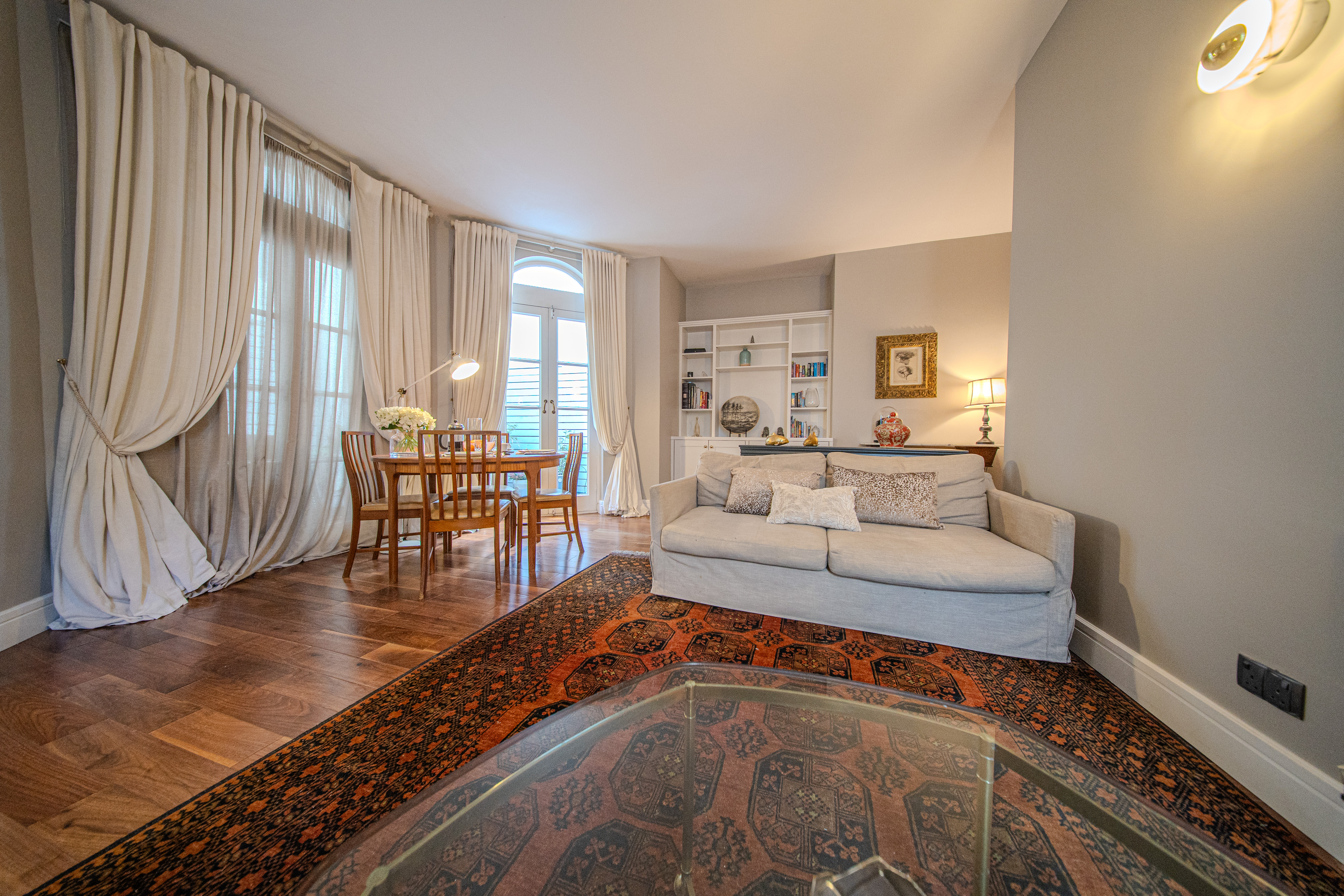 House Gloaming Thurloe Square South Kensington: Charming 2-Bedroom Apartment Rental with Communal Gardens, South Kensington