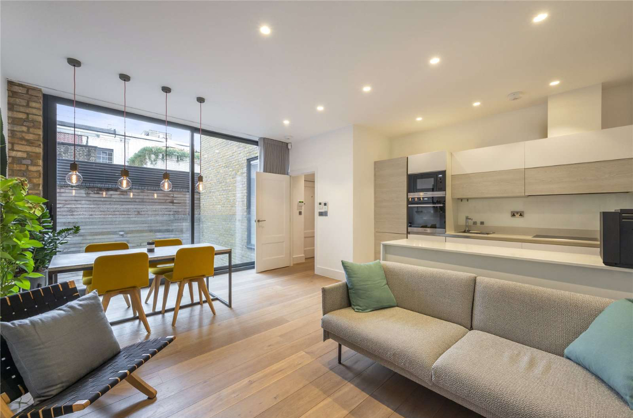 Apartment Carnaby Soho: Chic 1-Bedroom Apartment Rental with Air-Con in Soho London