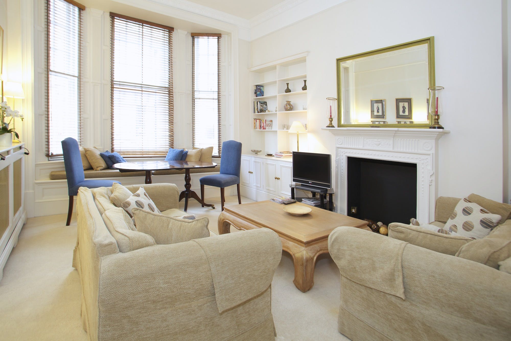 Apartment Chevalier Knightsbridge: Chic 1-Bedroom Apartment Rental with Family-Friendly Features, Knightsbridge London