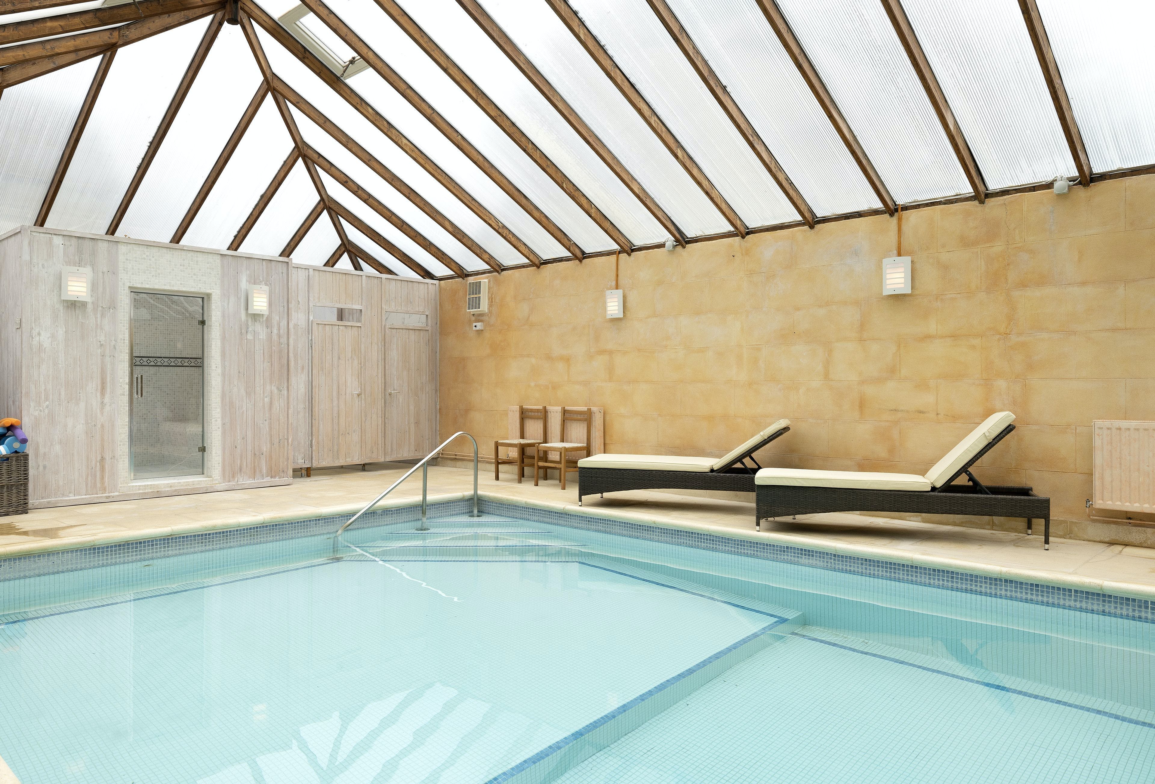 Apartment Dovecote Bourton: Charming 3-Bedroom Apartment with Heated Pool and Sauna, Bourton-on-the-Water