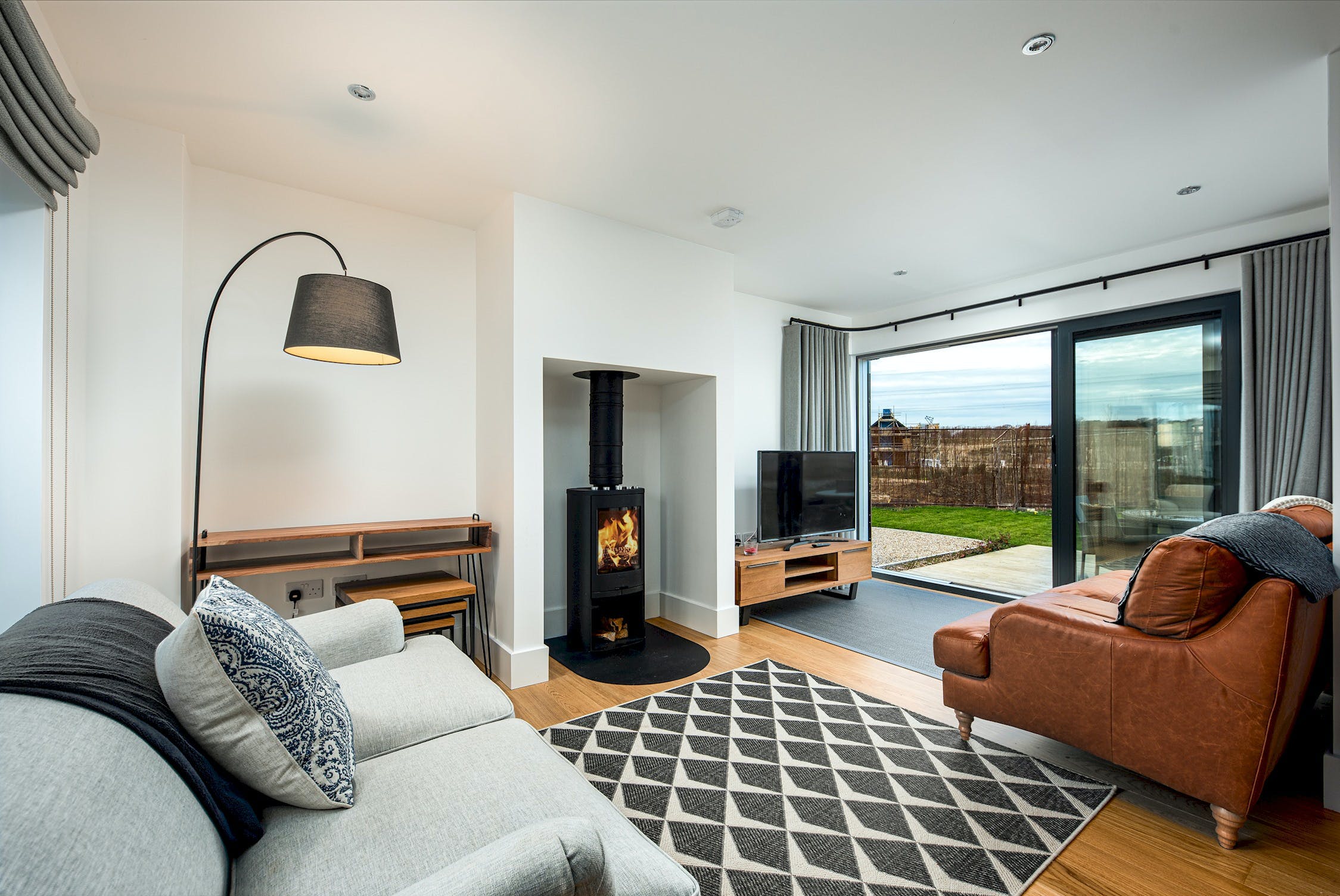 House Gloaming Radipole Weymouth: Charming 3-Bedroom Apartment Rental with Seaview and Pool, Weymouth