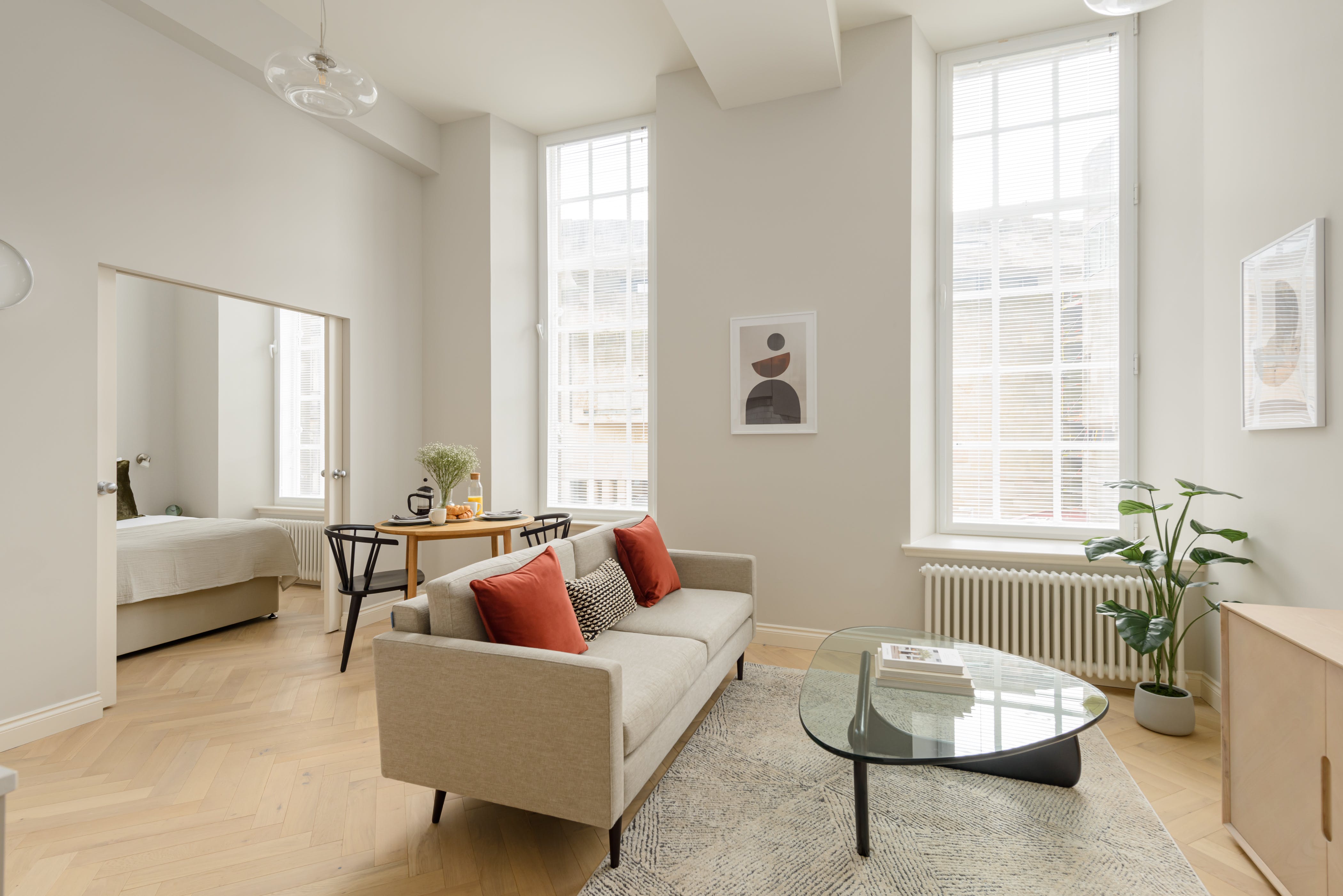 Apartment Netherbow Edinburgh: Chic 1-Bedroom Apartment Rental in Historic Edinburgh Old Town