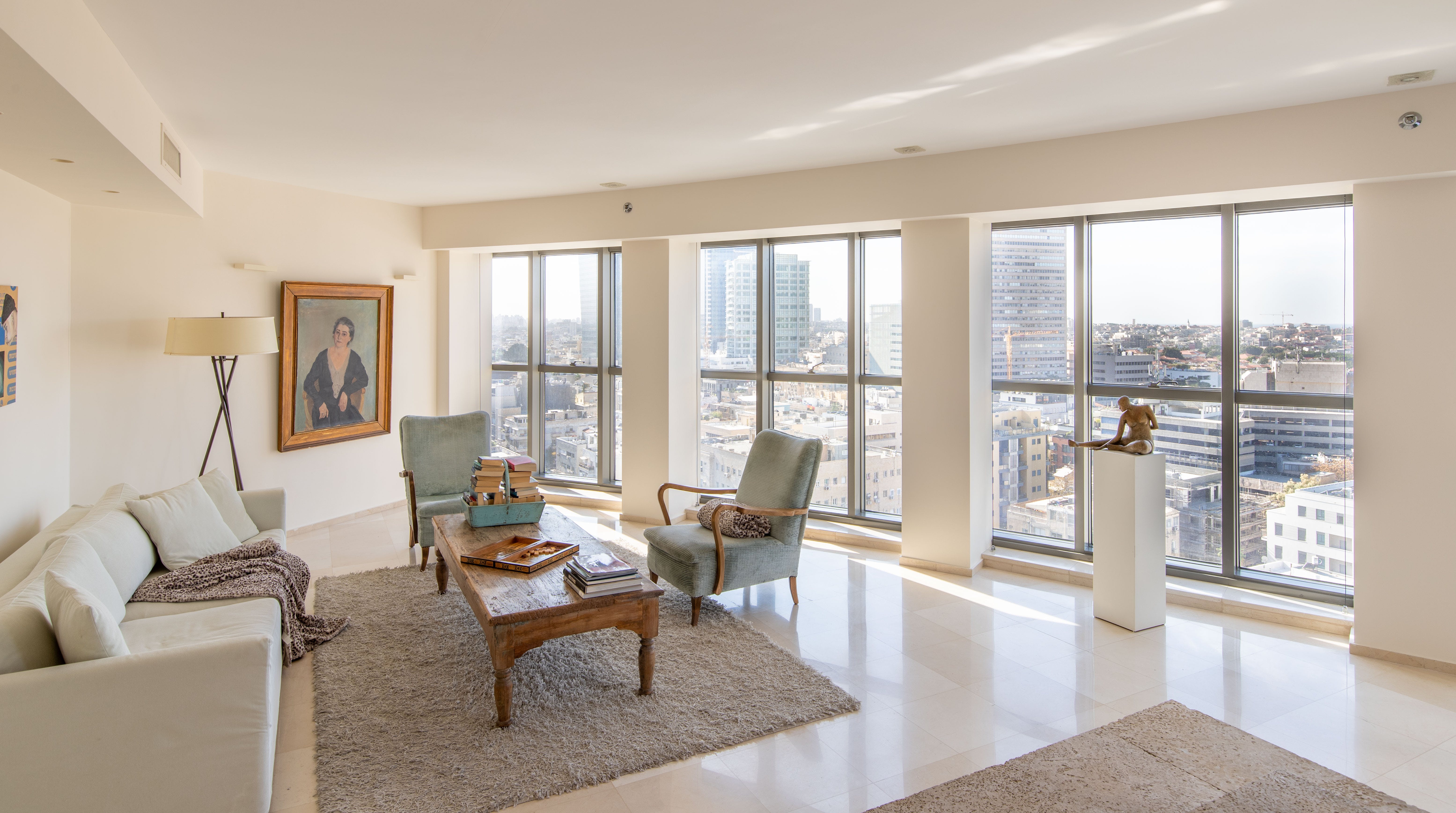 Apartment Noga Nachalat: Modern 2-Bedroom Apartment with Sea Views and Pool, Nachalat Binyamin