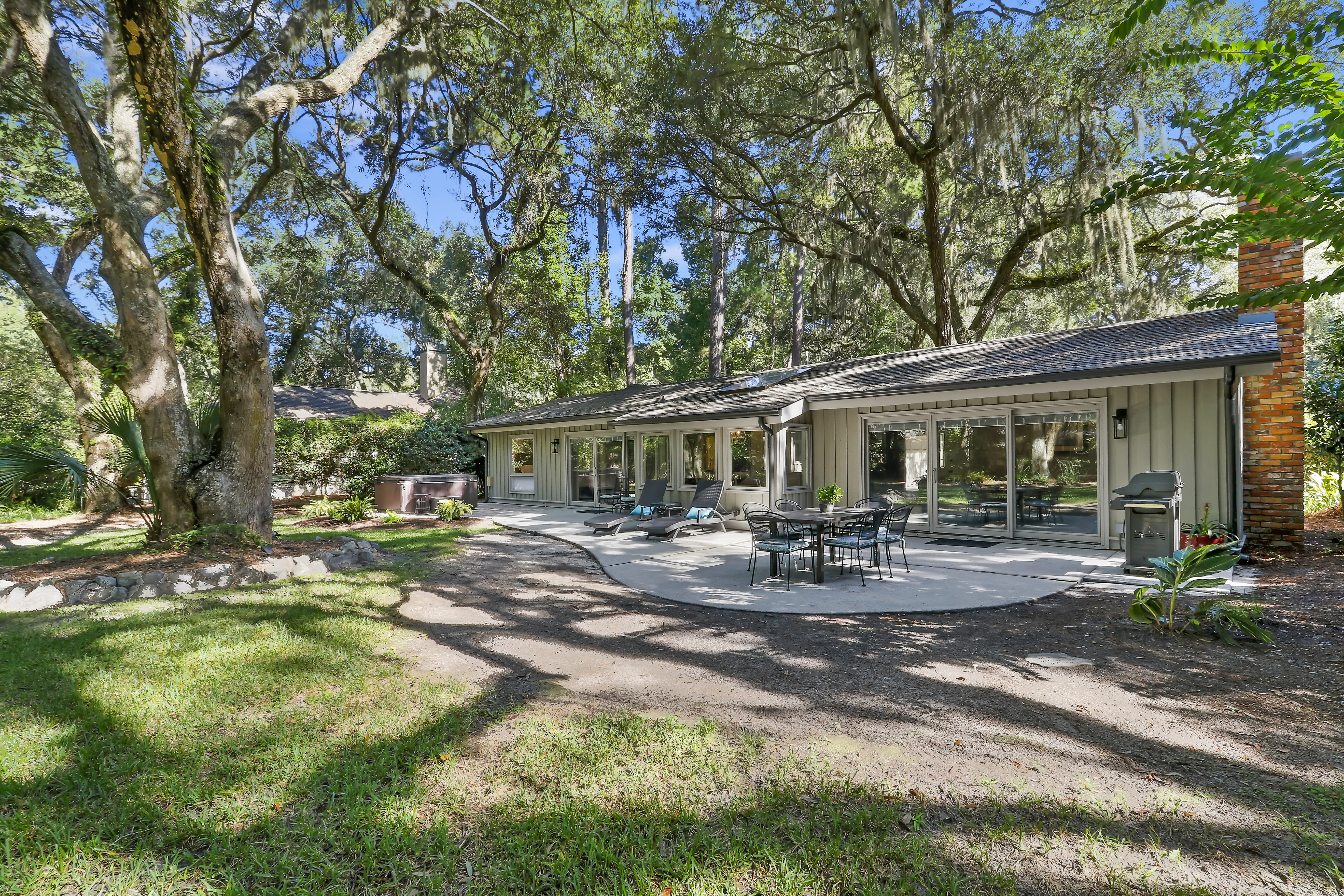 Apartment Palmetto Hilton Head: 3-Bedroom Apartment Rental with Hot Tub and Seaview, Hilton Head