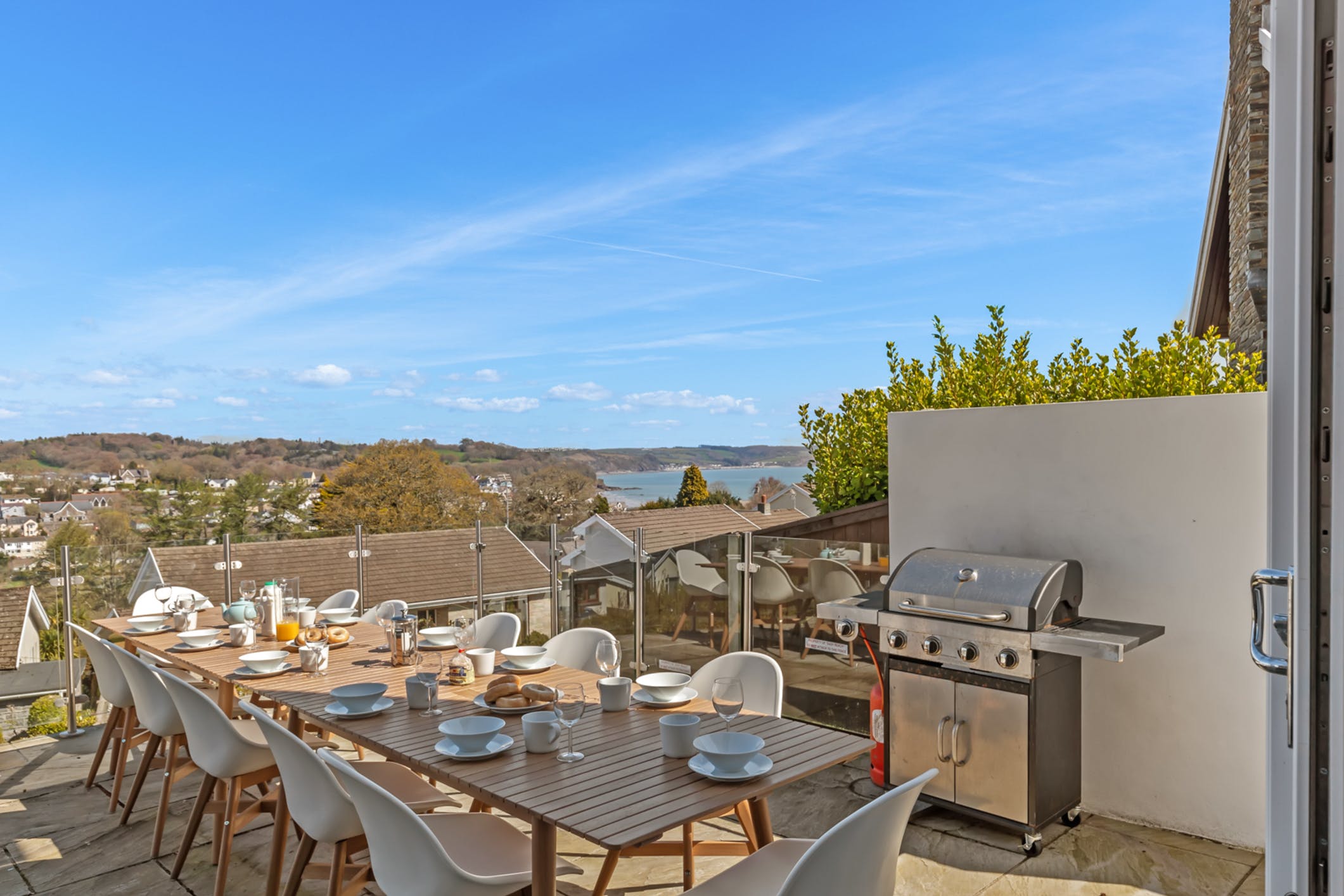 Apartment Penfro Saundersfoot: Luxury 6-Bedroom Apartment with Hot Tub and Sea Views, Saundersfoot