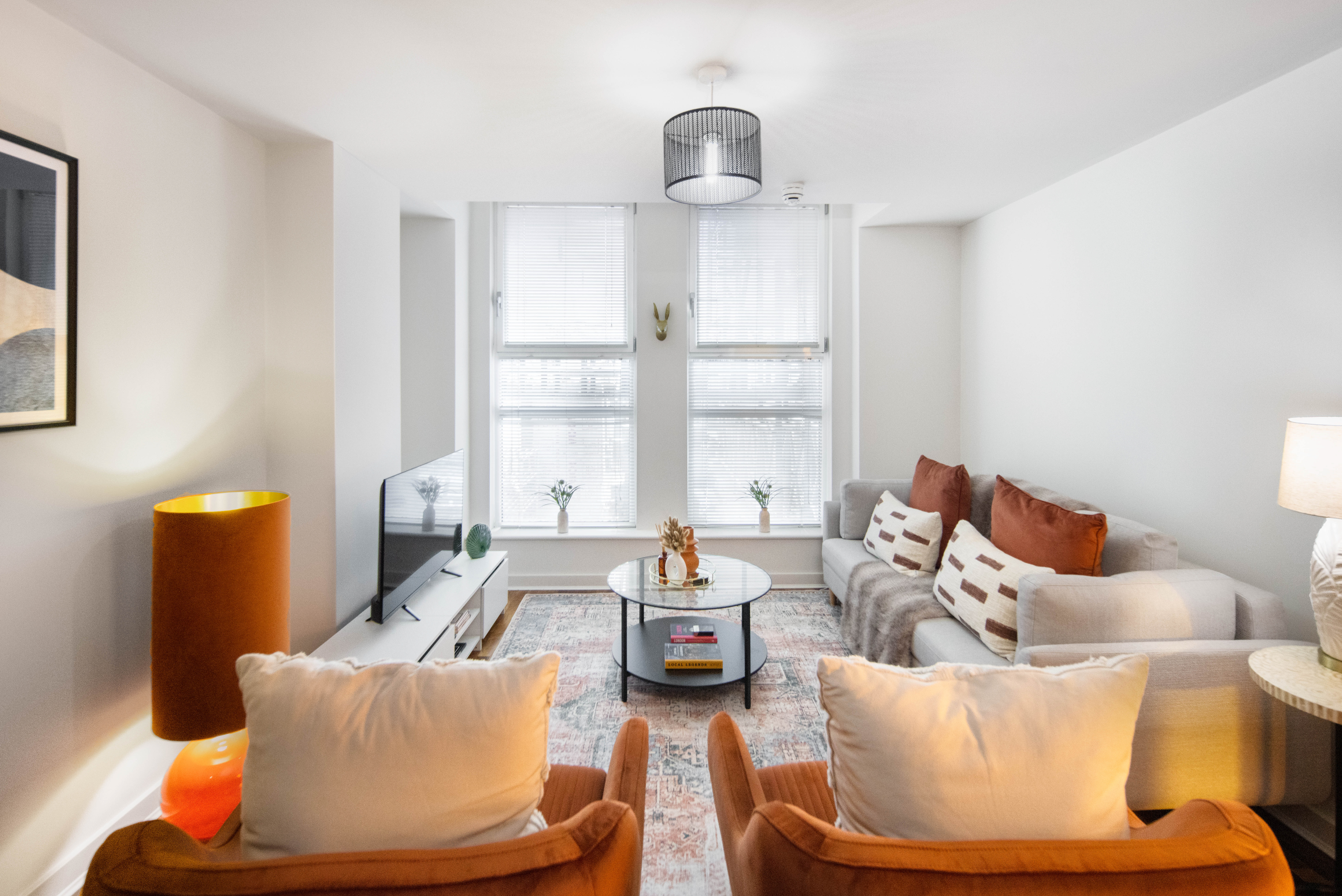 Apartment Redchurch Shoreditch: Stylish 2-Bedroom Apartment Rental with Air-Con in Shoreditch London