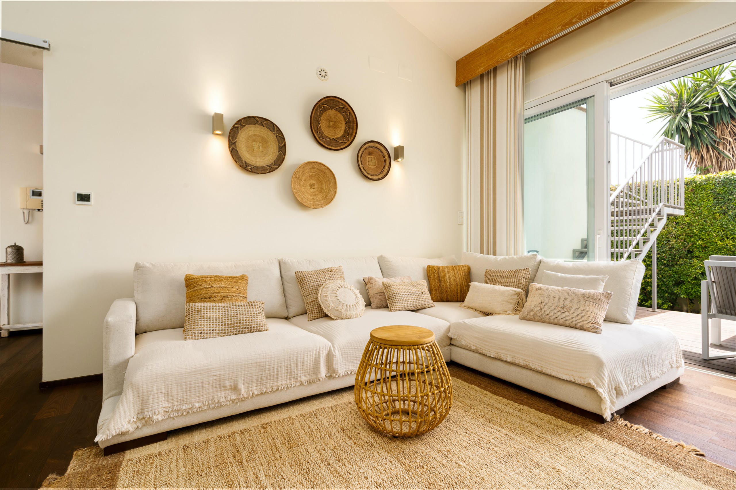 Casa Alboran Marbella: Luxury 3-Bedroom Apartment with Seaview and Pool, Marbella