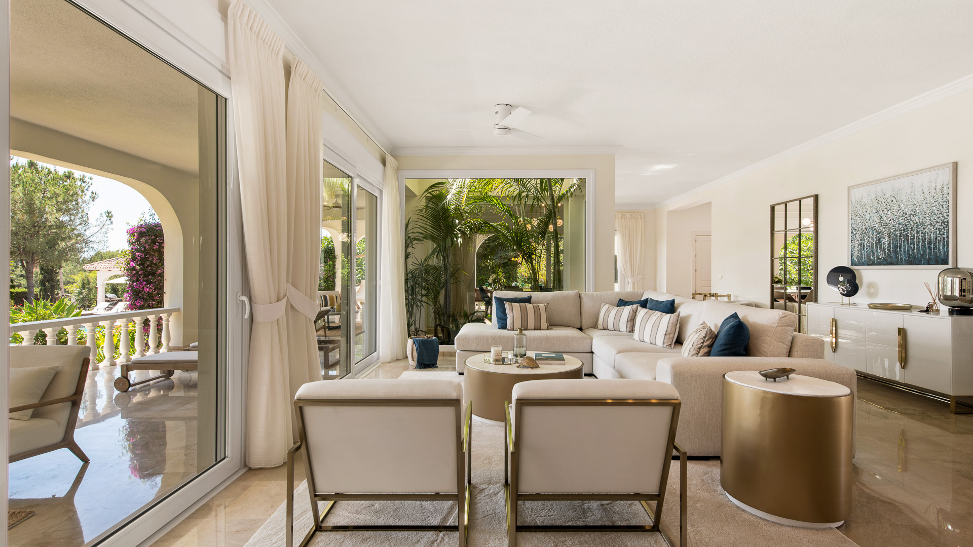 Villa Esmeralda Río Verde Marbella: Luxury 5-Bedroom Apartment with Stunning Seaviews, Marbella