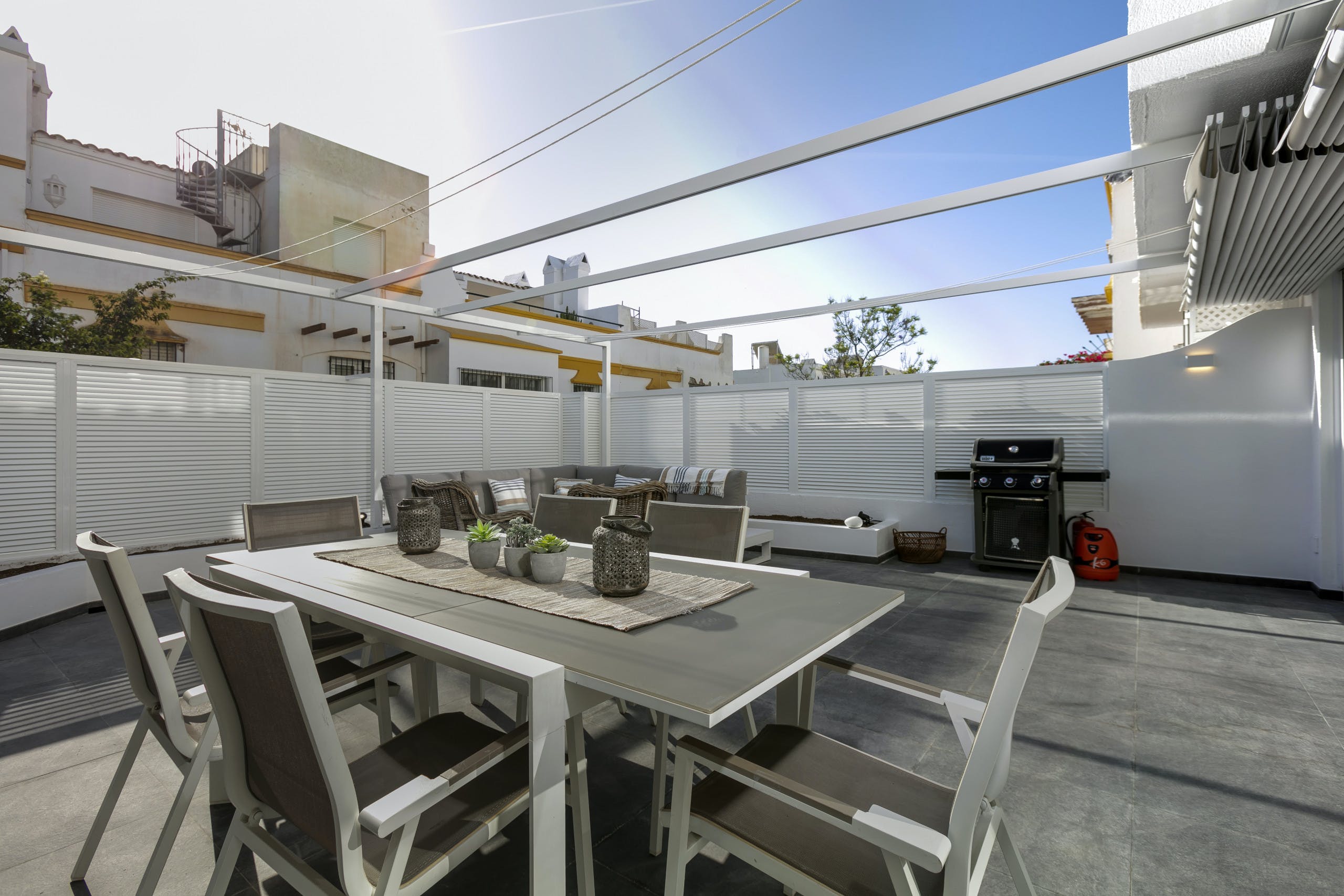 Villa Solano Las Chapas Marbella: Spacious 5-Bedroom Apartment with Seaviews and Pool, Marbella