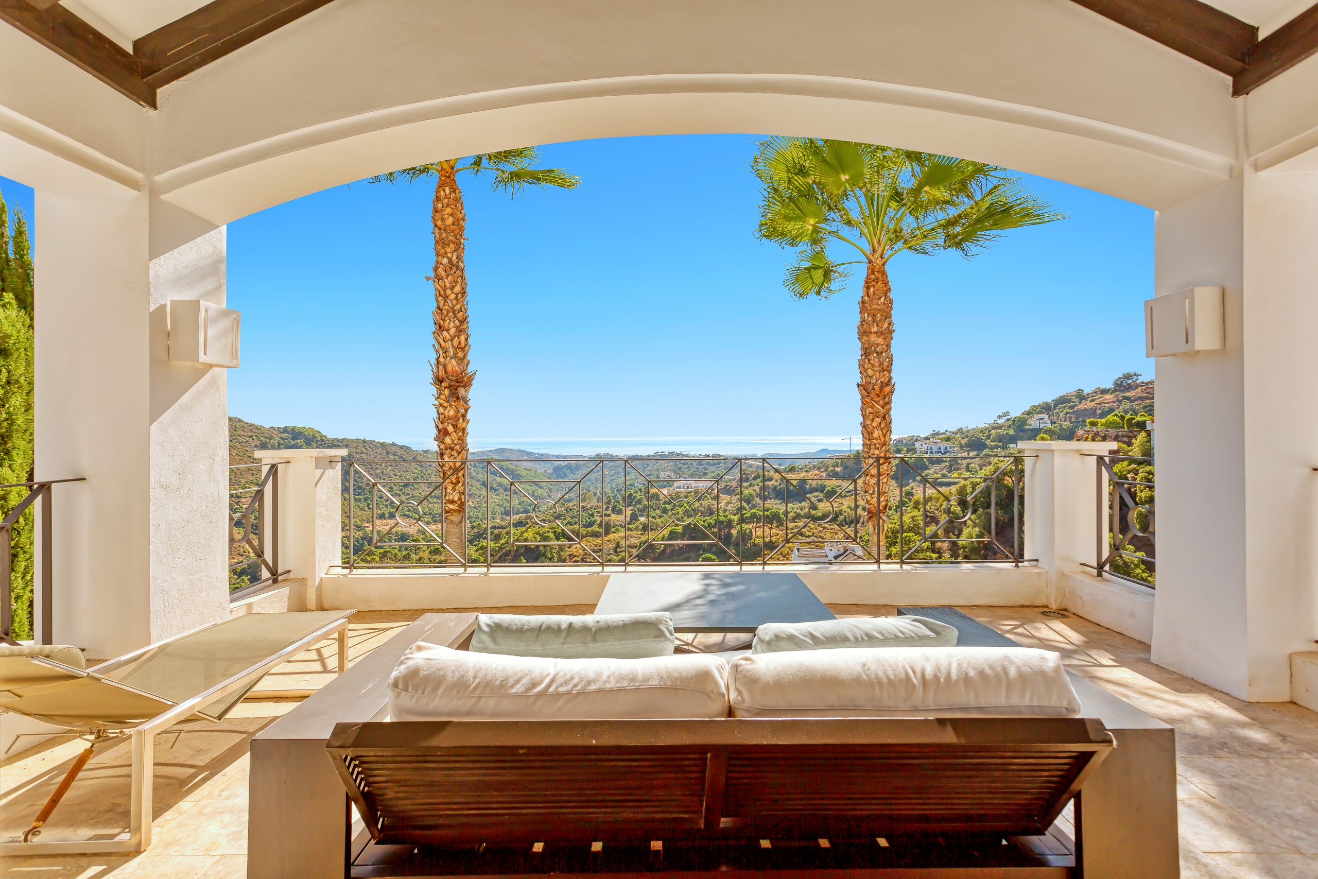 Villa Garbí Guadalobón San Pedro de Alcántara: Spacious 5-Bedroom Apartment with Seaview and Infinity Pool, San Pedro de Alcántara